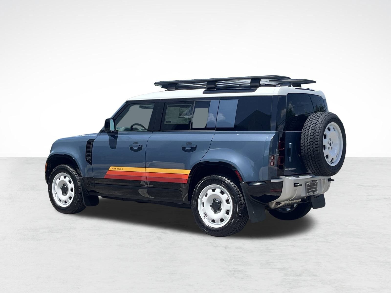 2025 Land Rover Defender 110 S photo 3