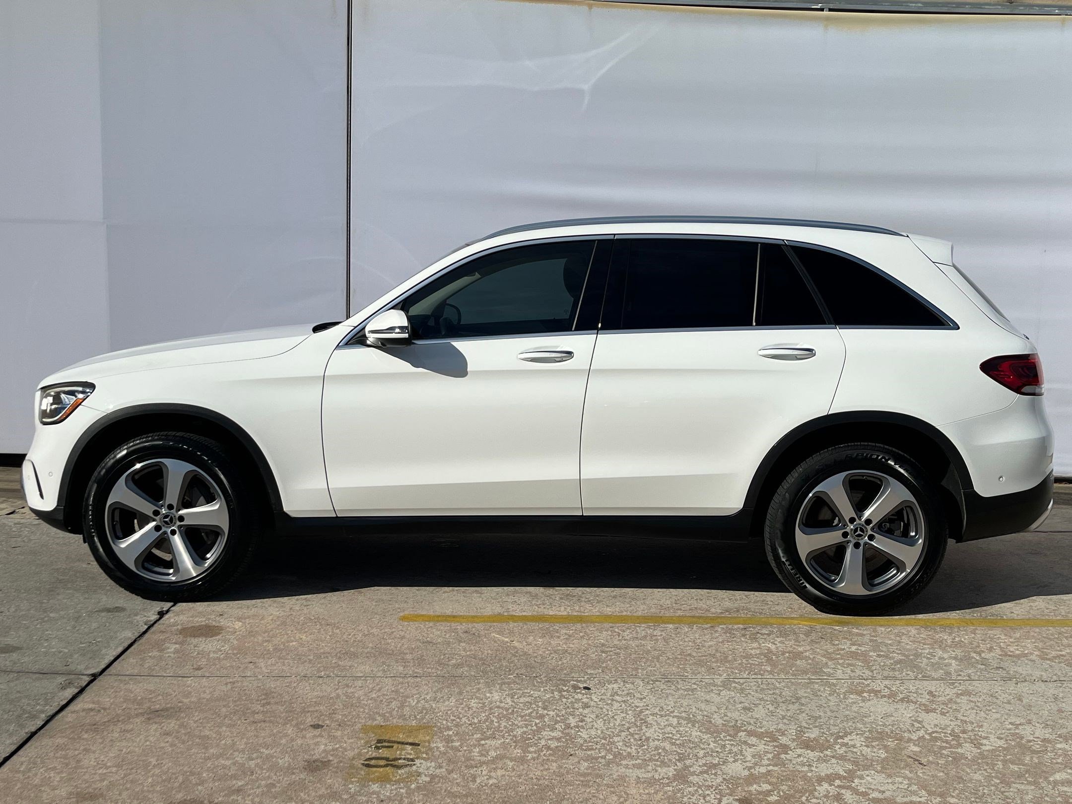2022 Mercedes Benz GLC 300 photo 2