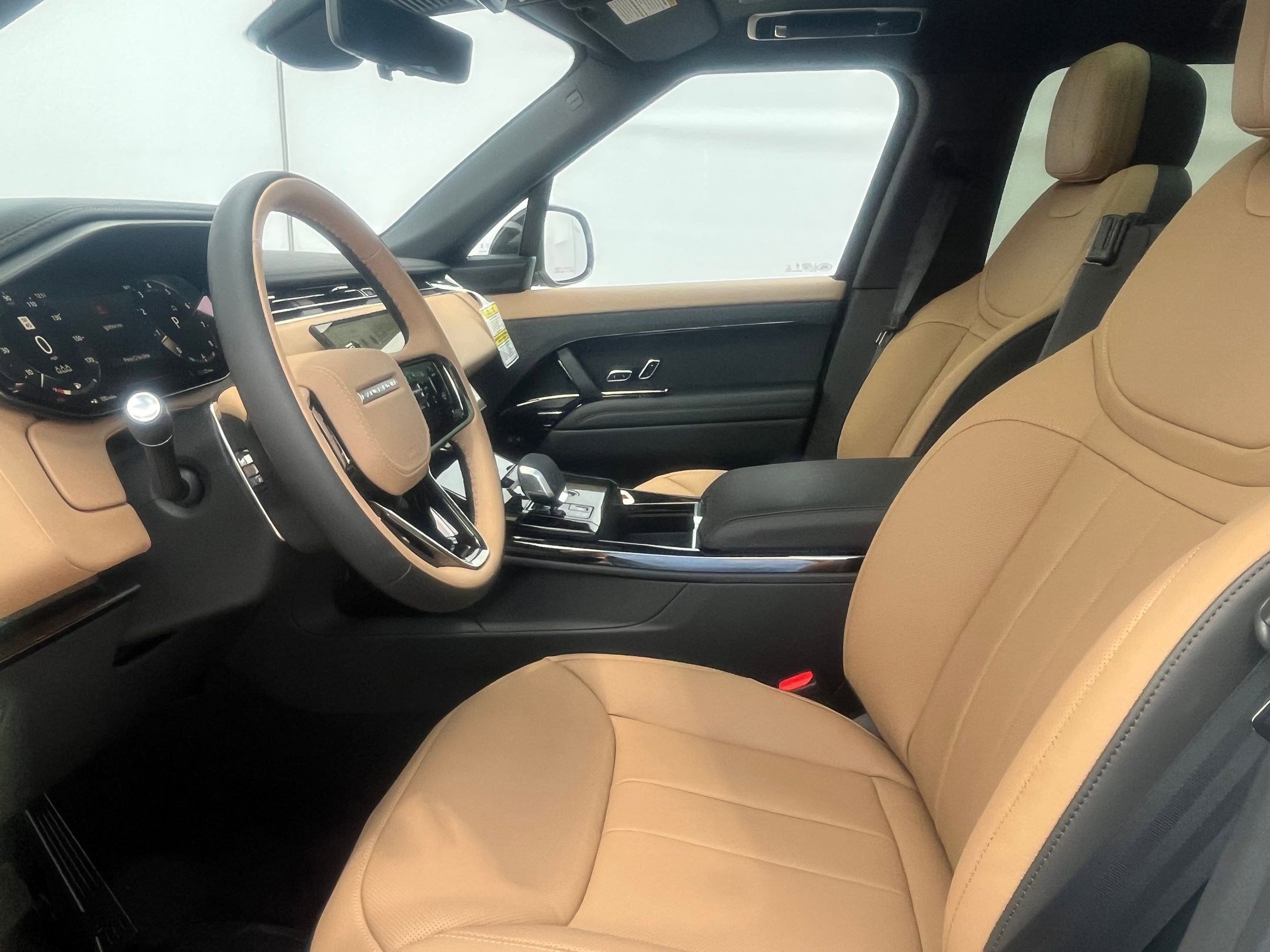 2025 Land Rover Range Rover Sport P530 Dynamic SE photo 4
