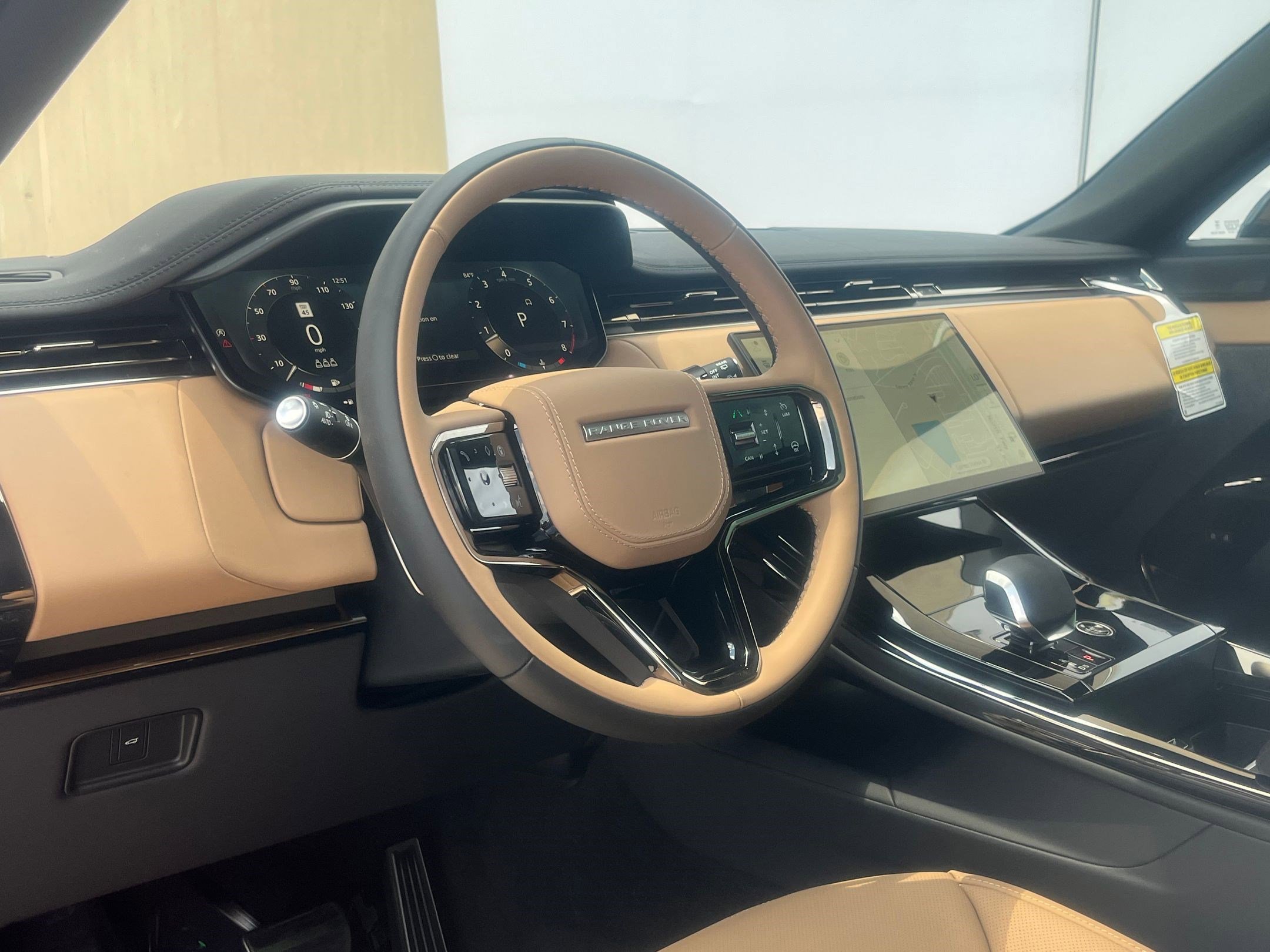 2025 Land Rover Range Rover Sport P530 Dynamic SE photo 3