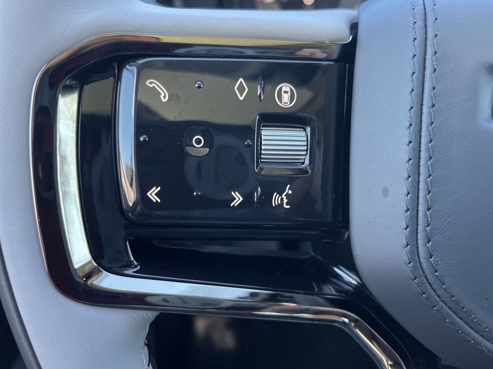 2025 Land Rover Range Rover Velar S - Photo 16