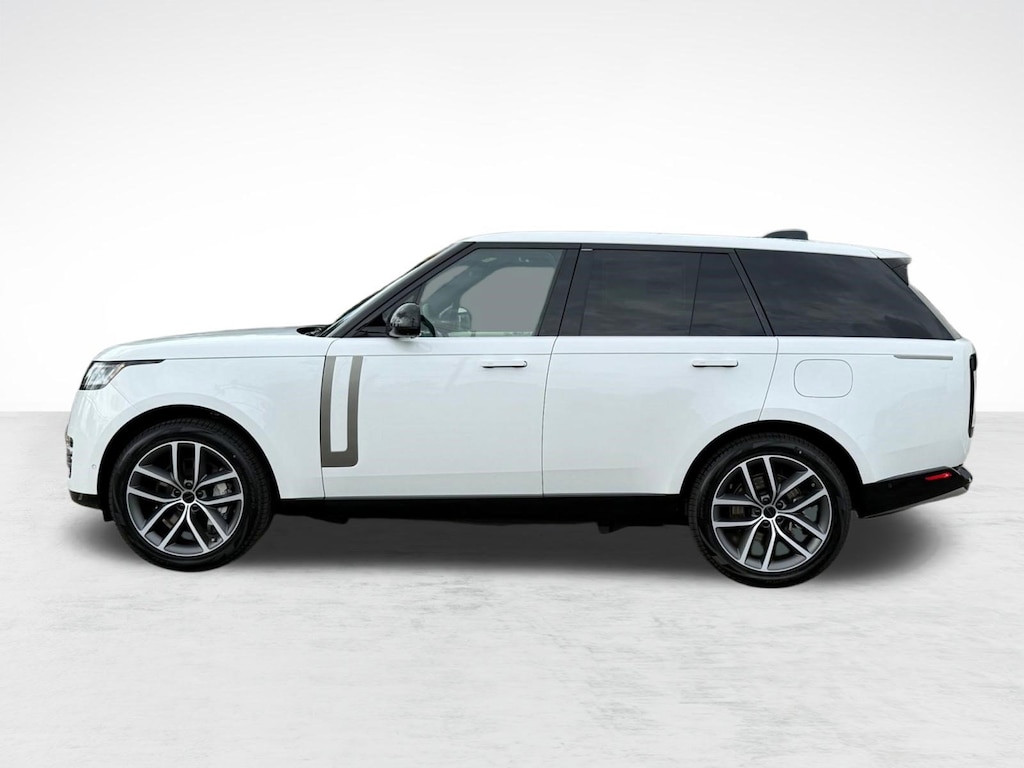 New 2026 Land Rover Range Rover P550e SE SUV