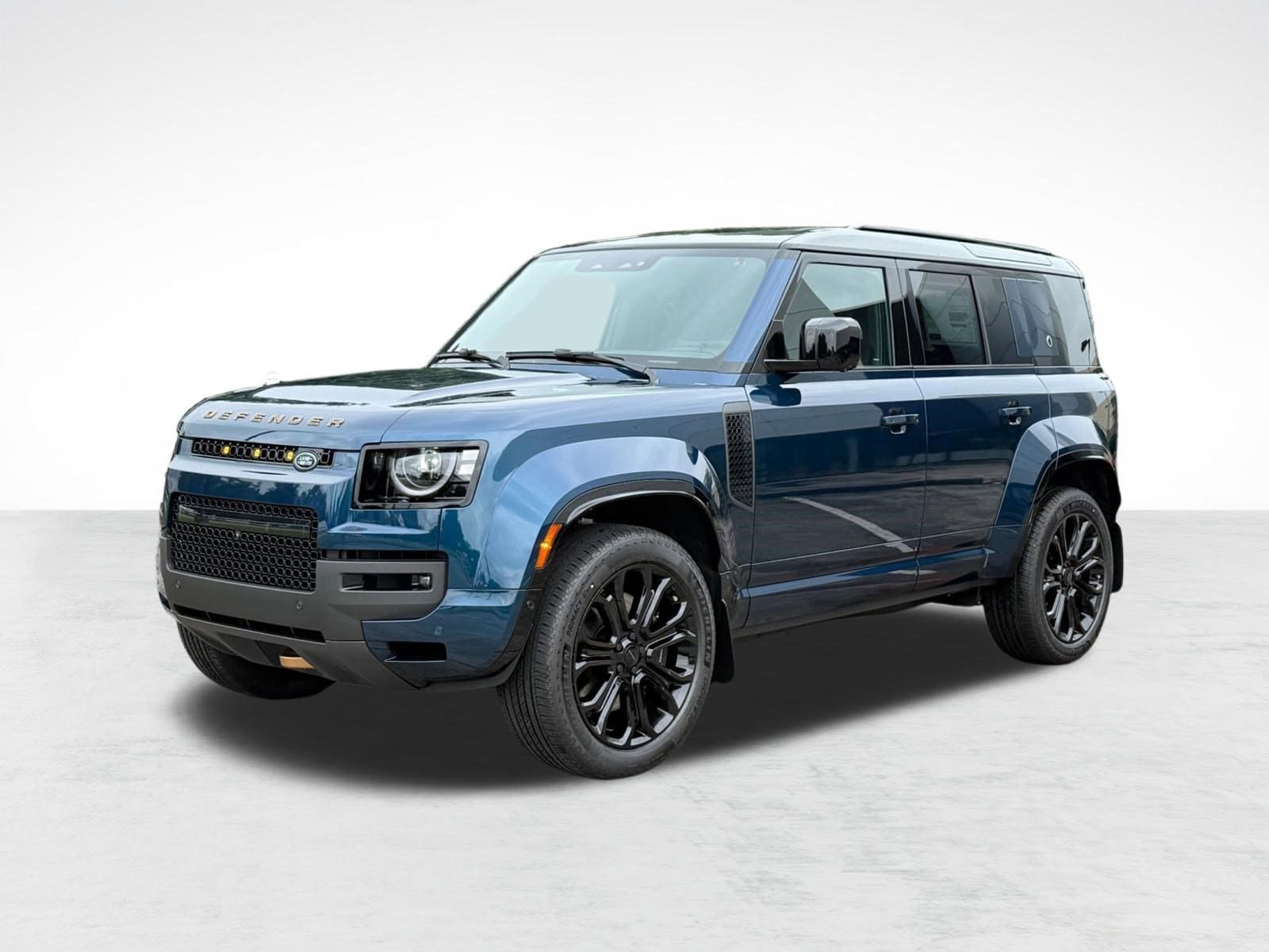 2026 Land Rover Defender 110 OCTA P635's photo