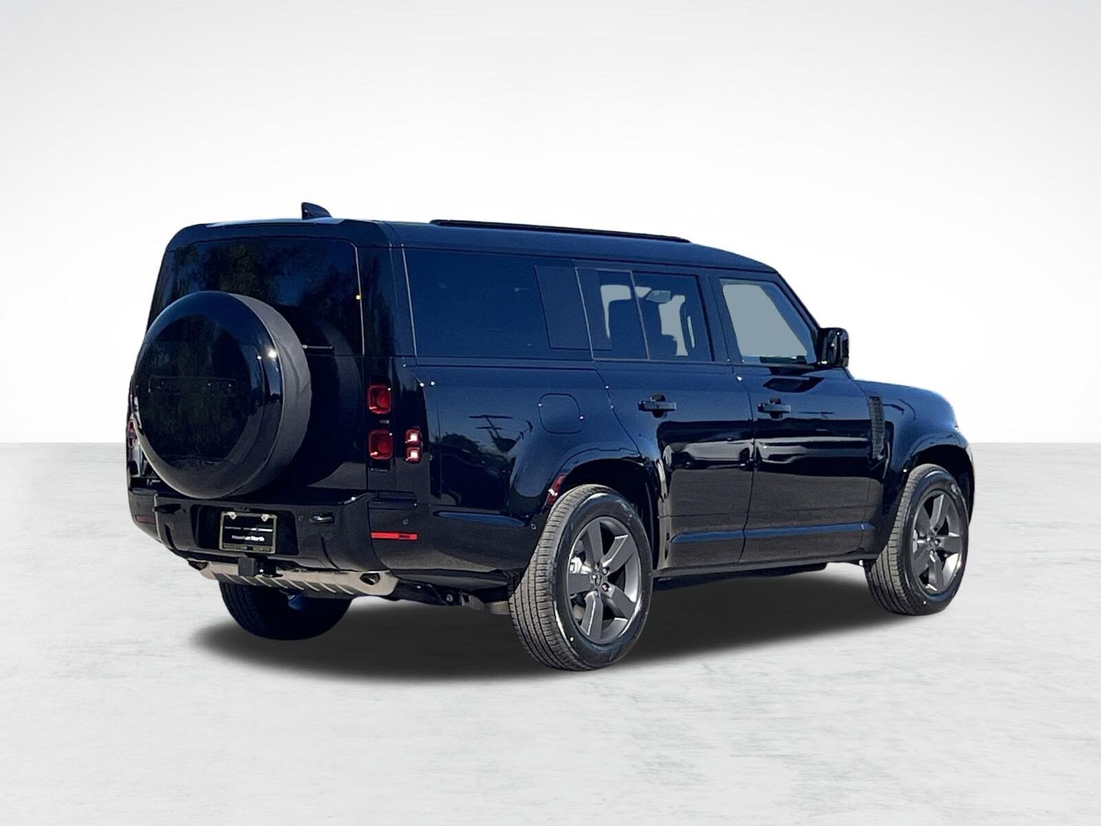 2025 Land Rover Defender 130 X-Dynamic SE photo 2