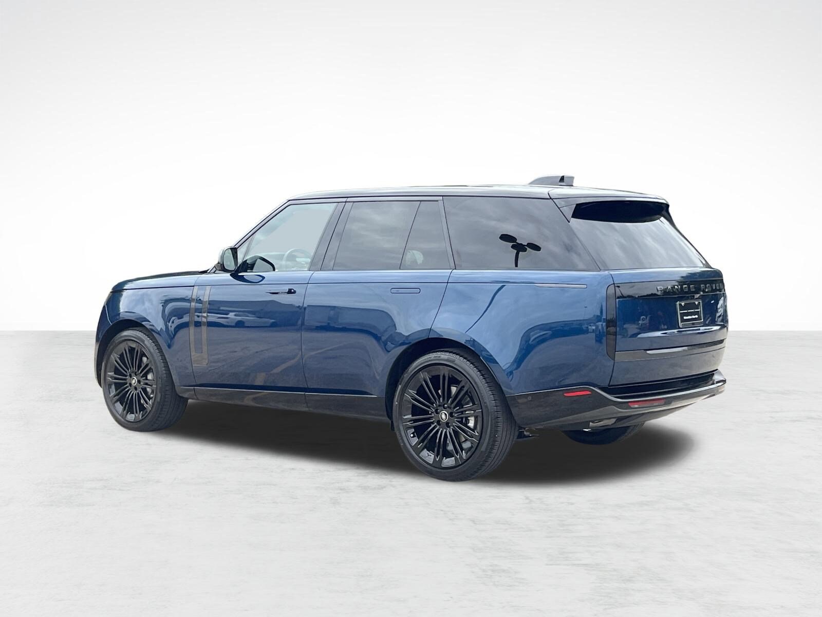 2025 Land Rover Range Rover SE photo 2