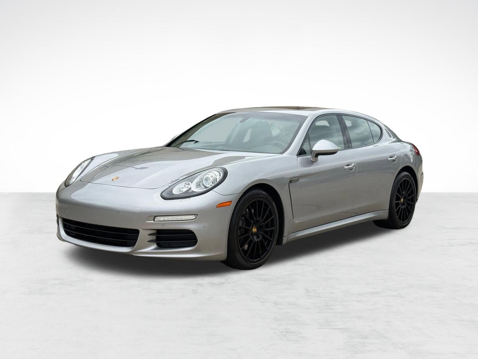 2016 Porsche Panamera 4's photo