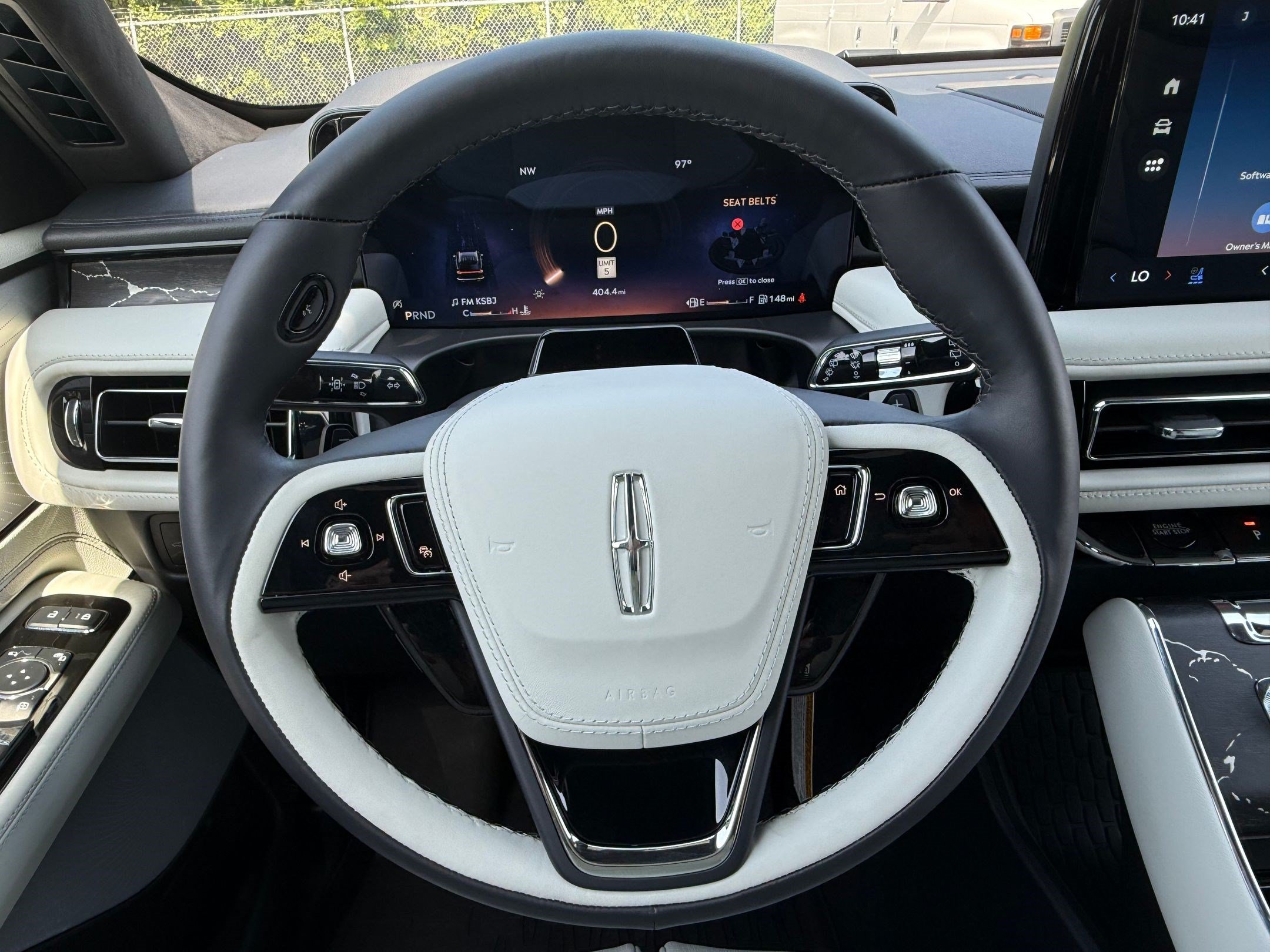 Aviator Black Label SUV