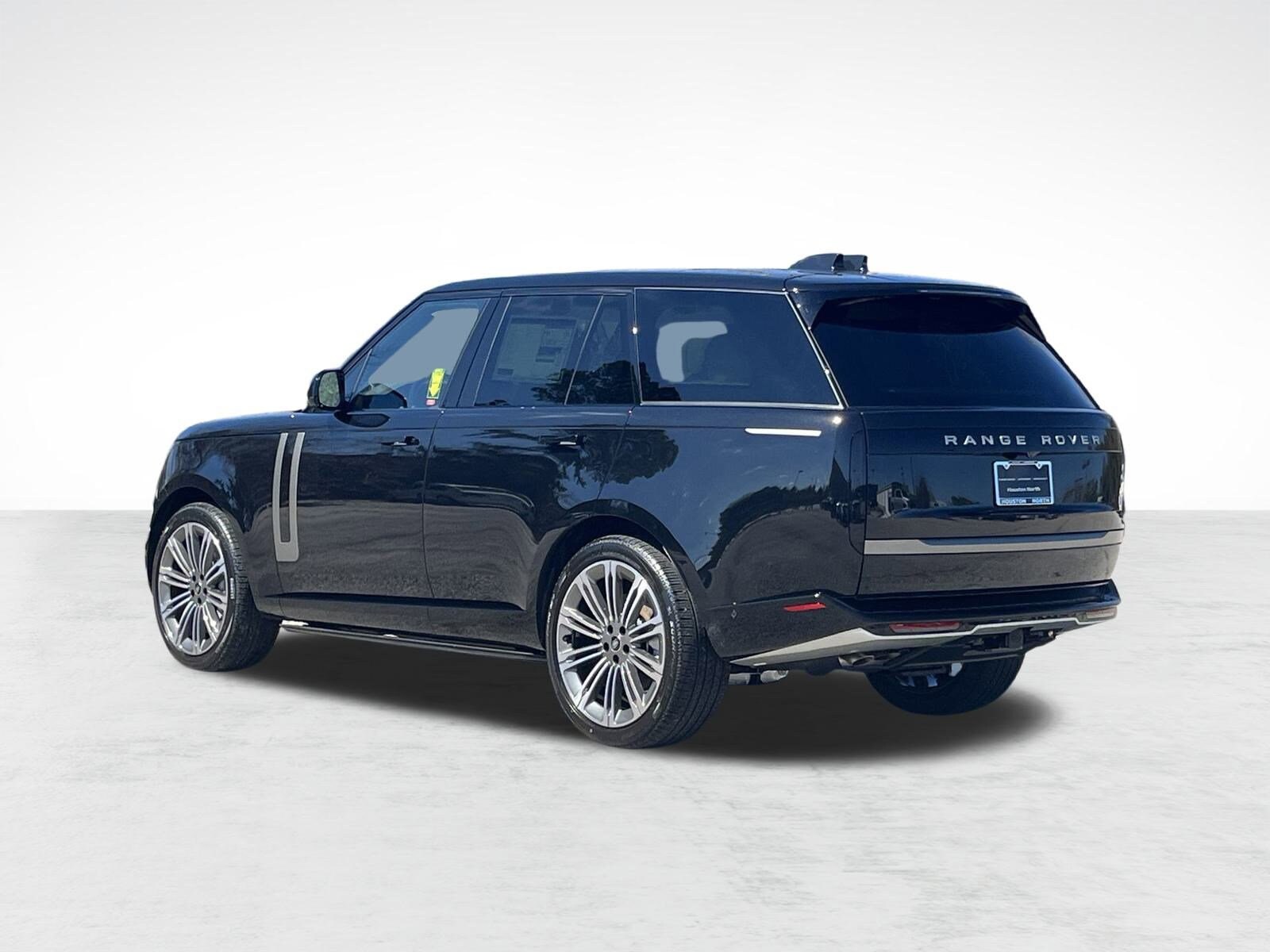 2025 Land Rover Range Rover SE photo 3