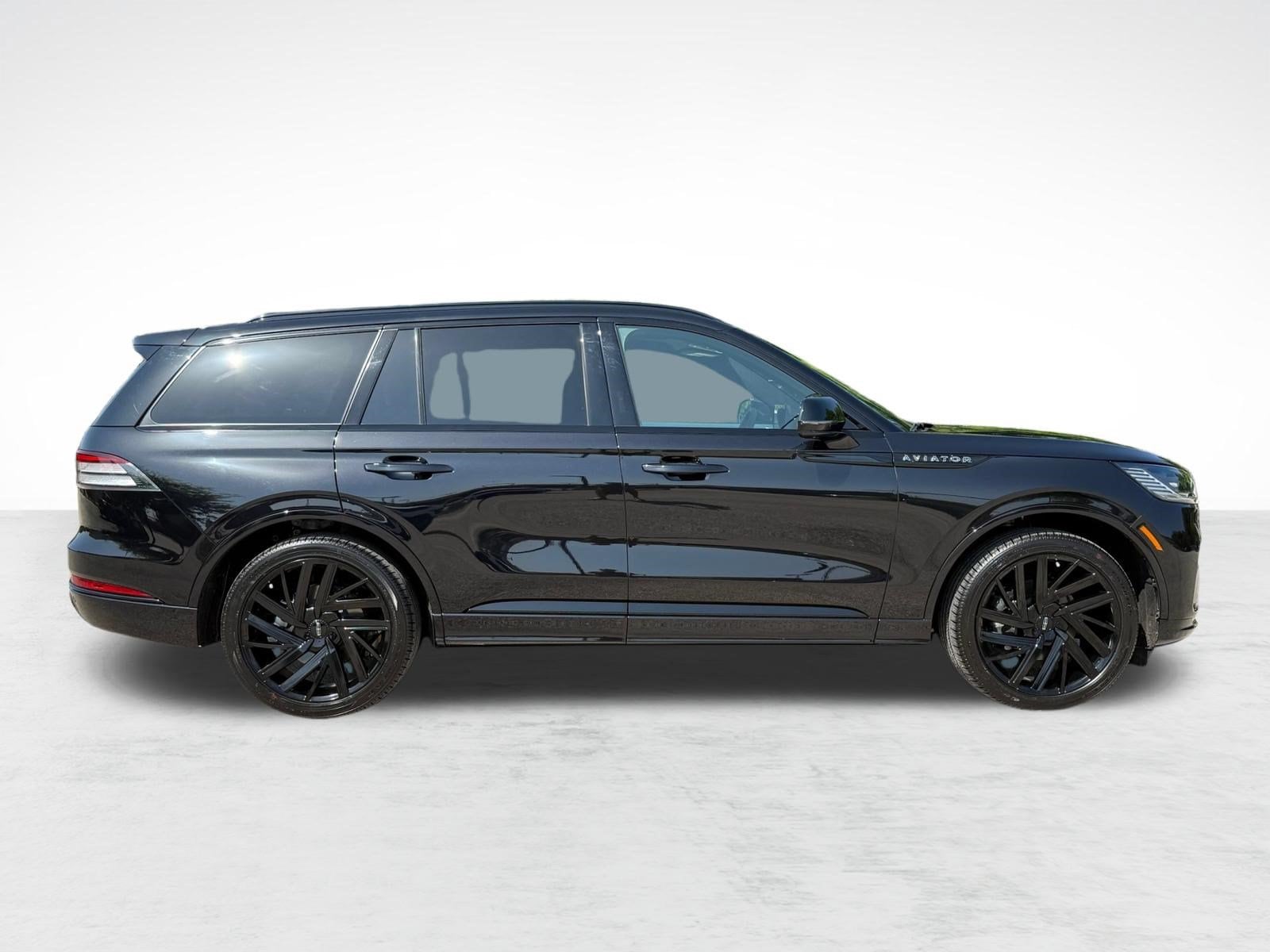 Aviator Black Label SUV