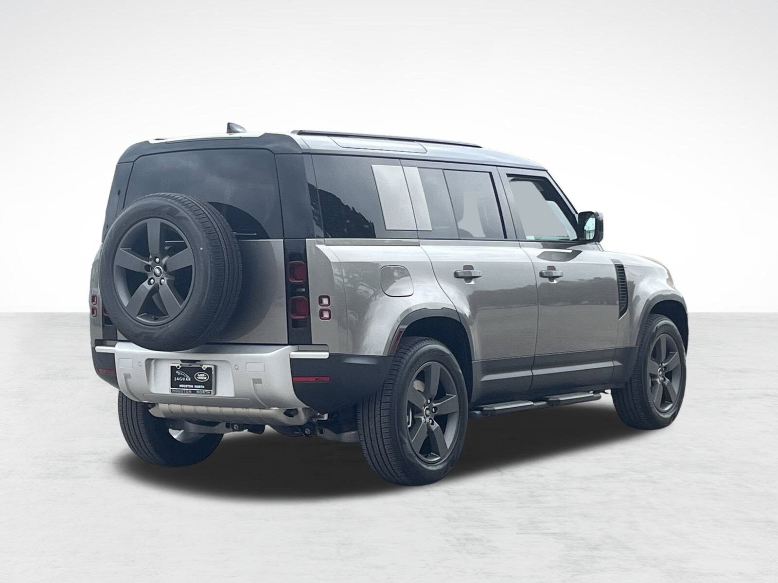 2025 Land Rover Defender 110 S photo 2