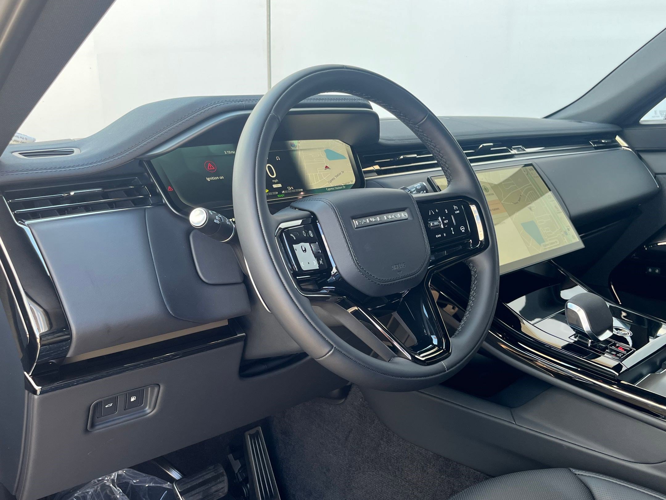 2025 Land Rover Range Rover Sport SE photo 4