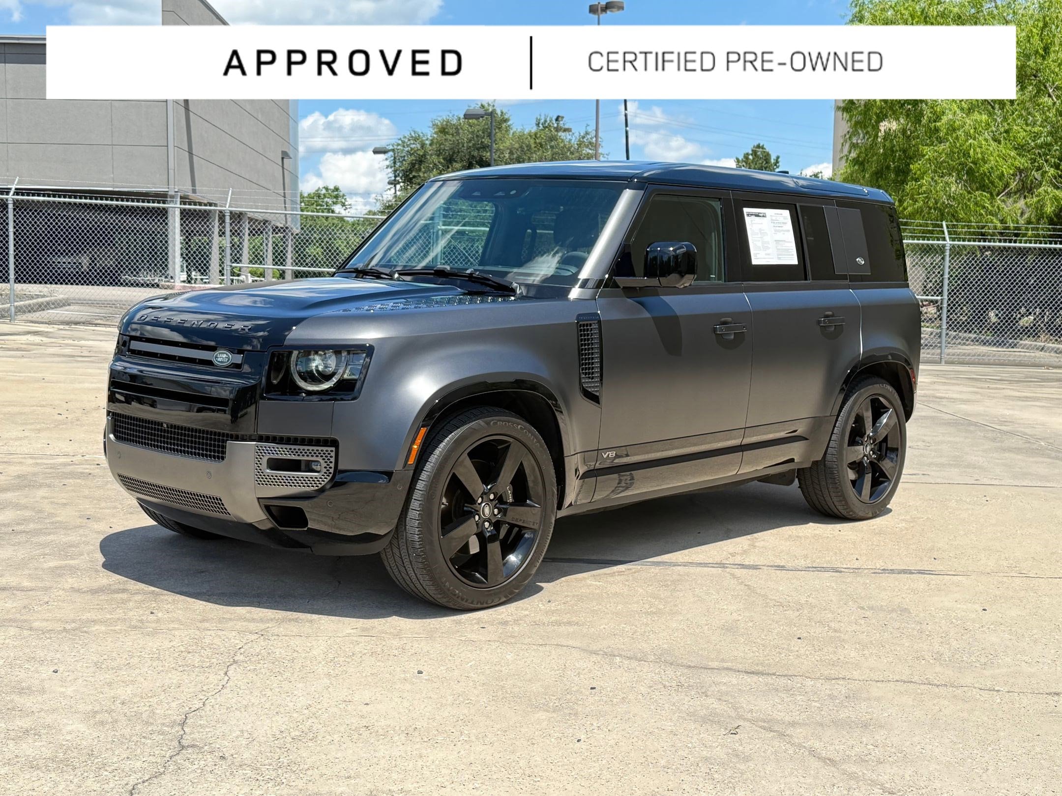 2023 Land Rover Defender's photo