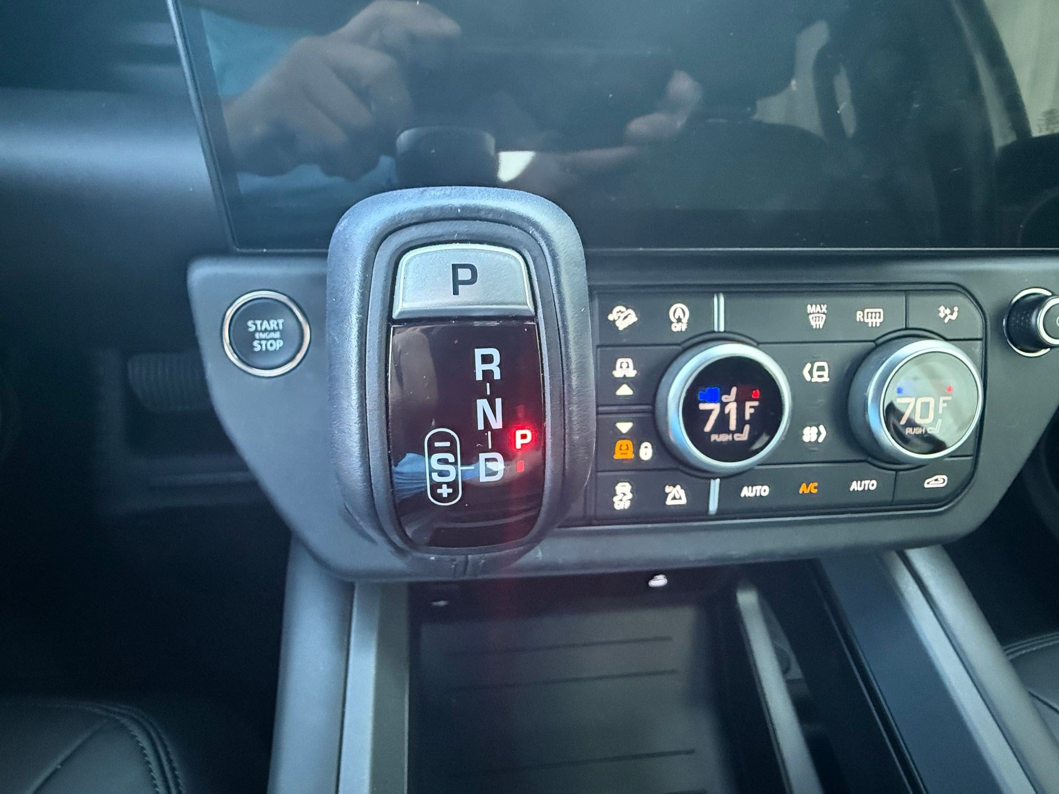 2026 Land Rover Defender X-Dynamic SE - Photo 18