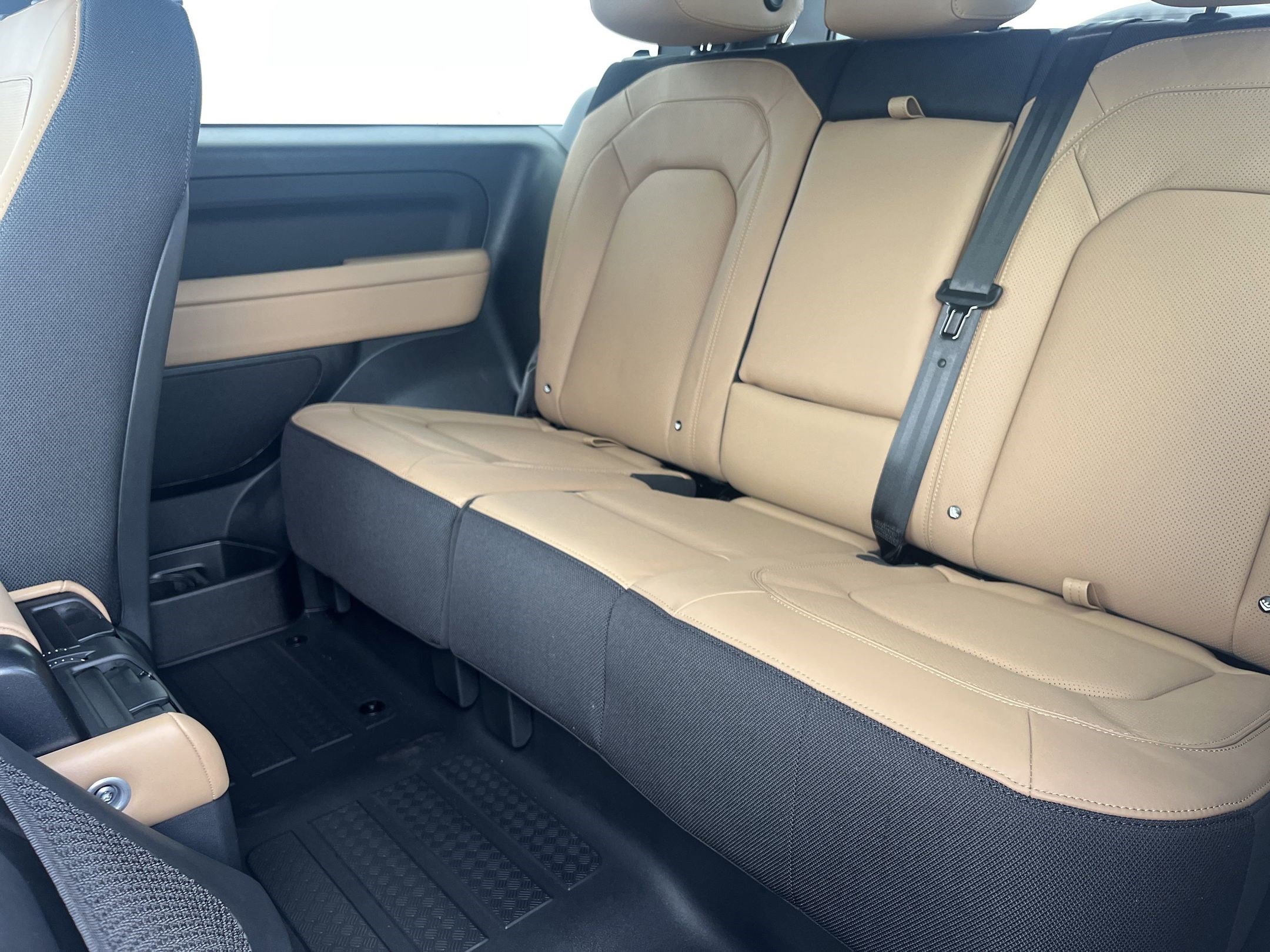 2025 Land Rover Defender V8 - Photo 22