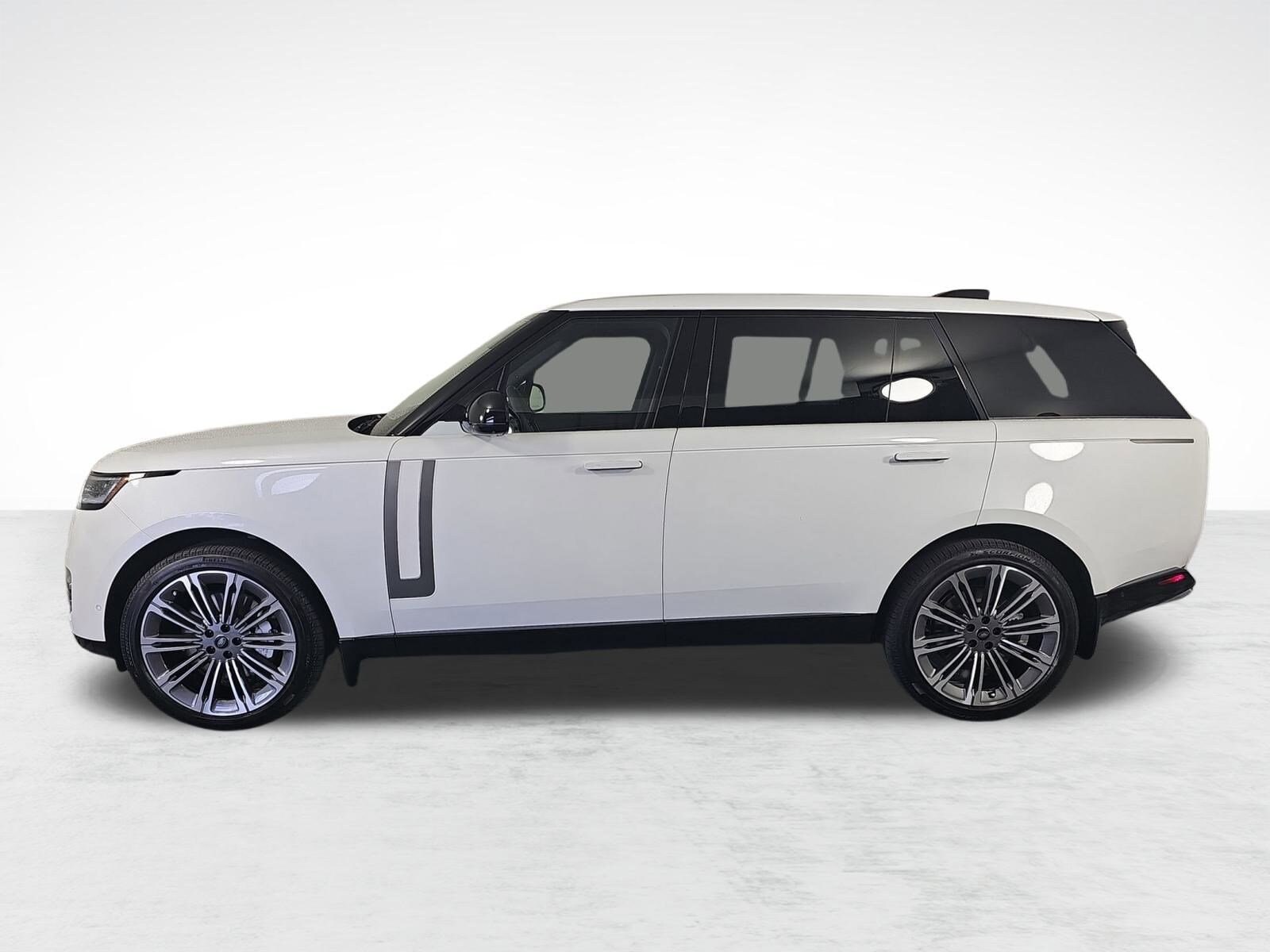2025 Land Rover Range Rover SE photo 2
