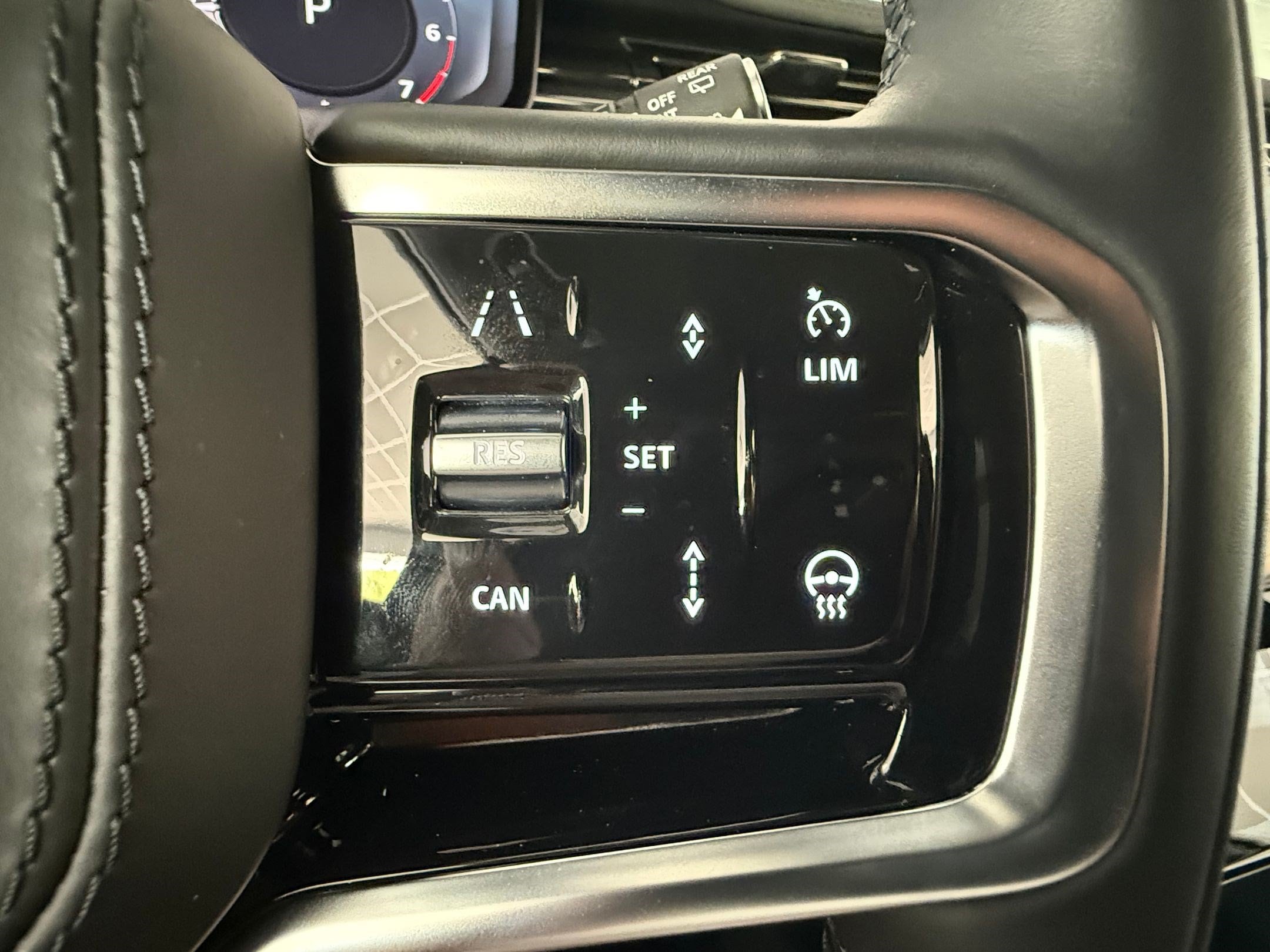 2026 Land Rover Range Rover Sport SE - Photo 17