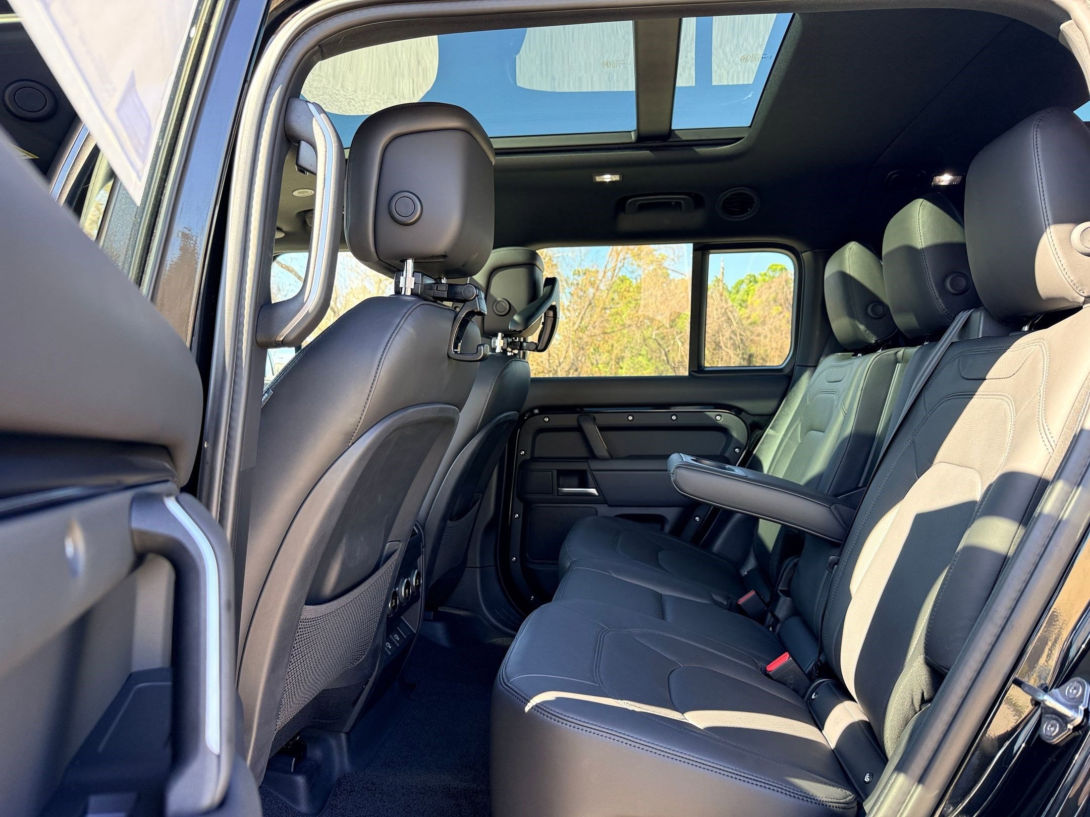 2025 Land Rover Defender Outbound - Photo 12