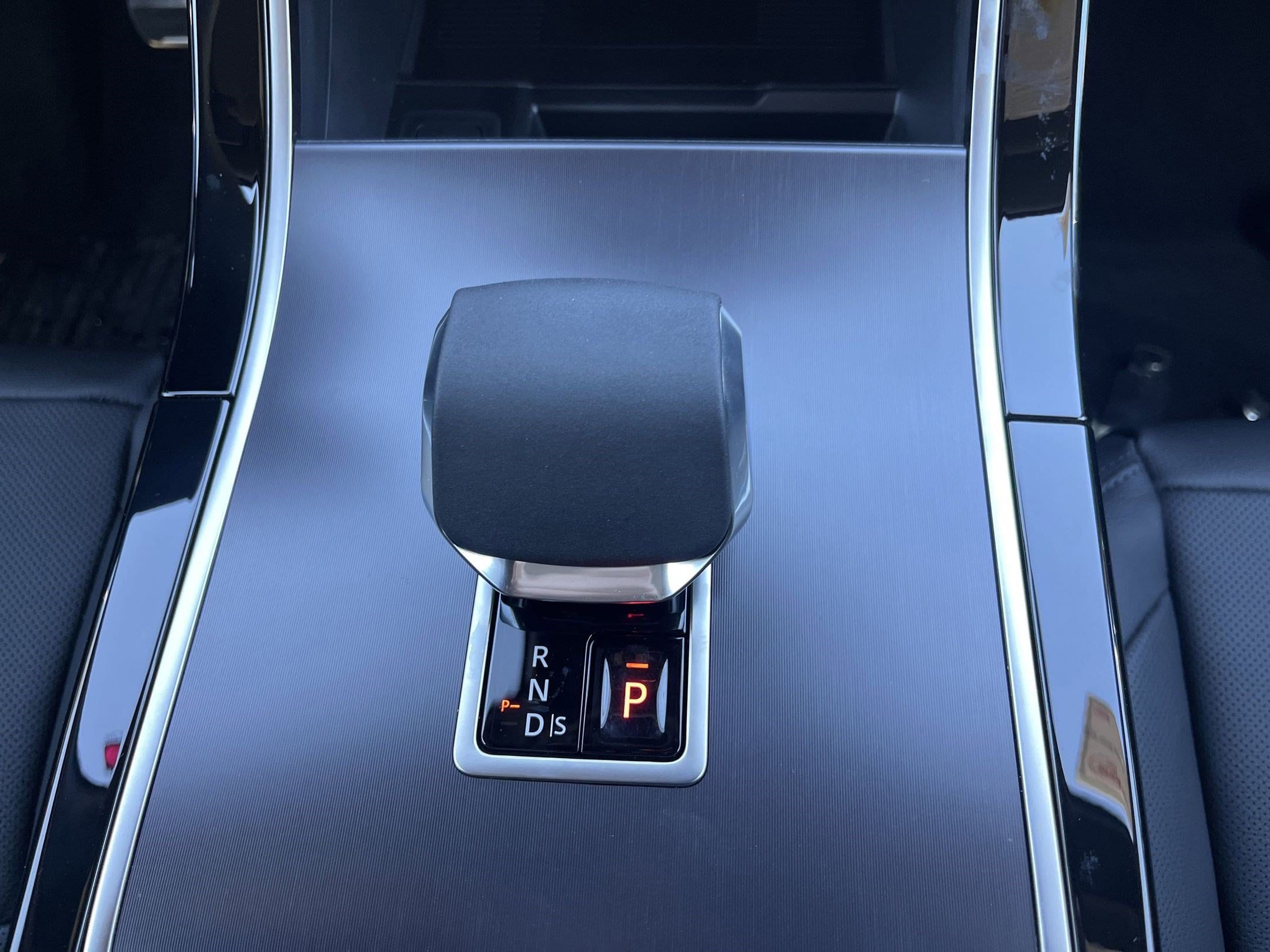 2026 Land Rover Range Rover Velar Dynamic SE - Photo 18