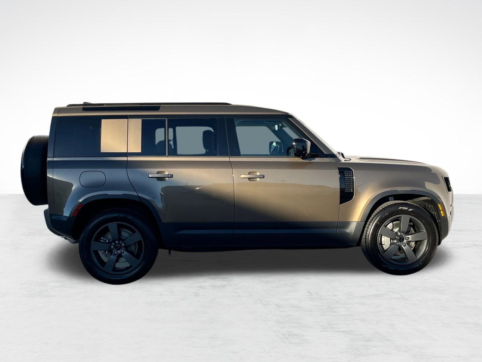 2026 Land Rover Defender S - Photo 8