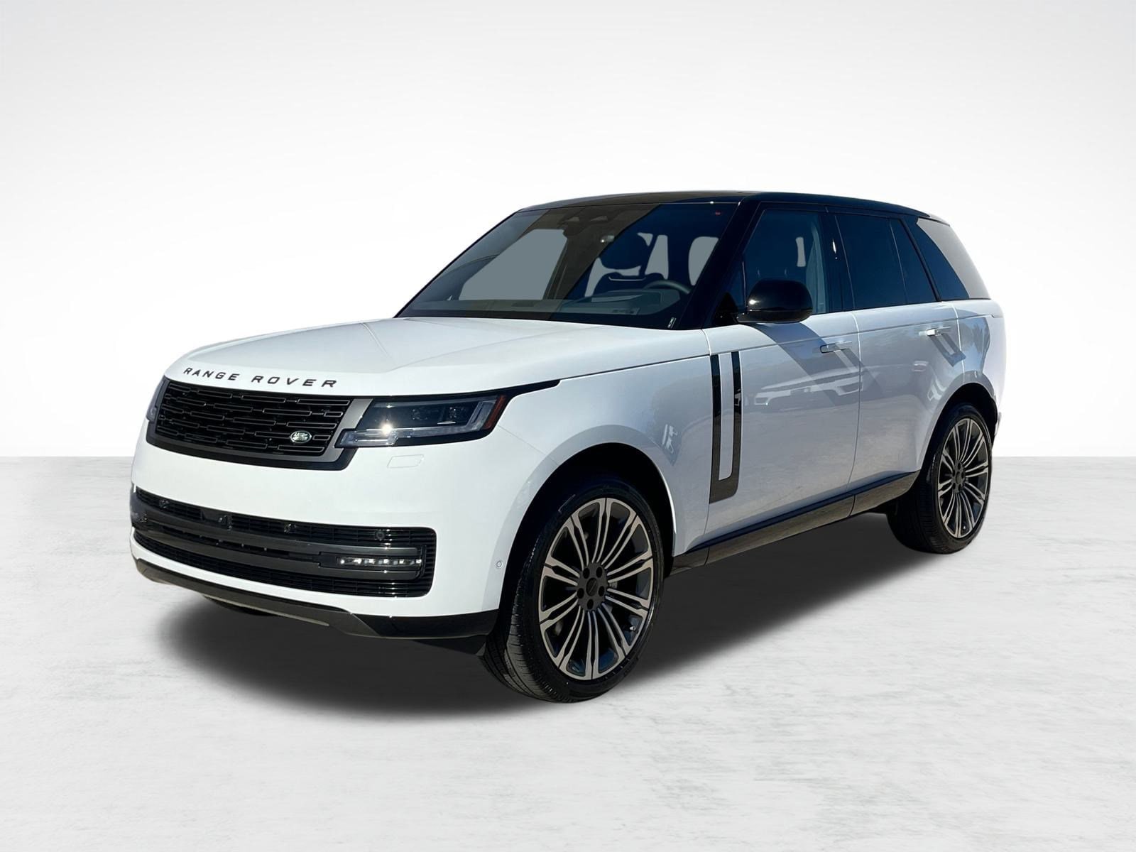 2026 Land Rover Range Rover SE's photo