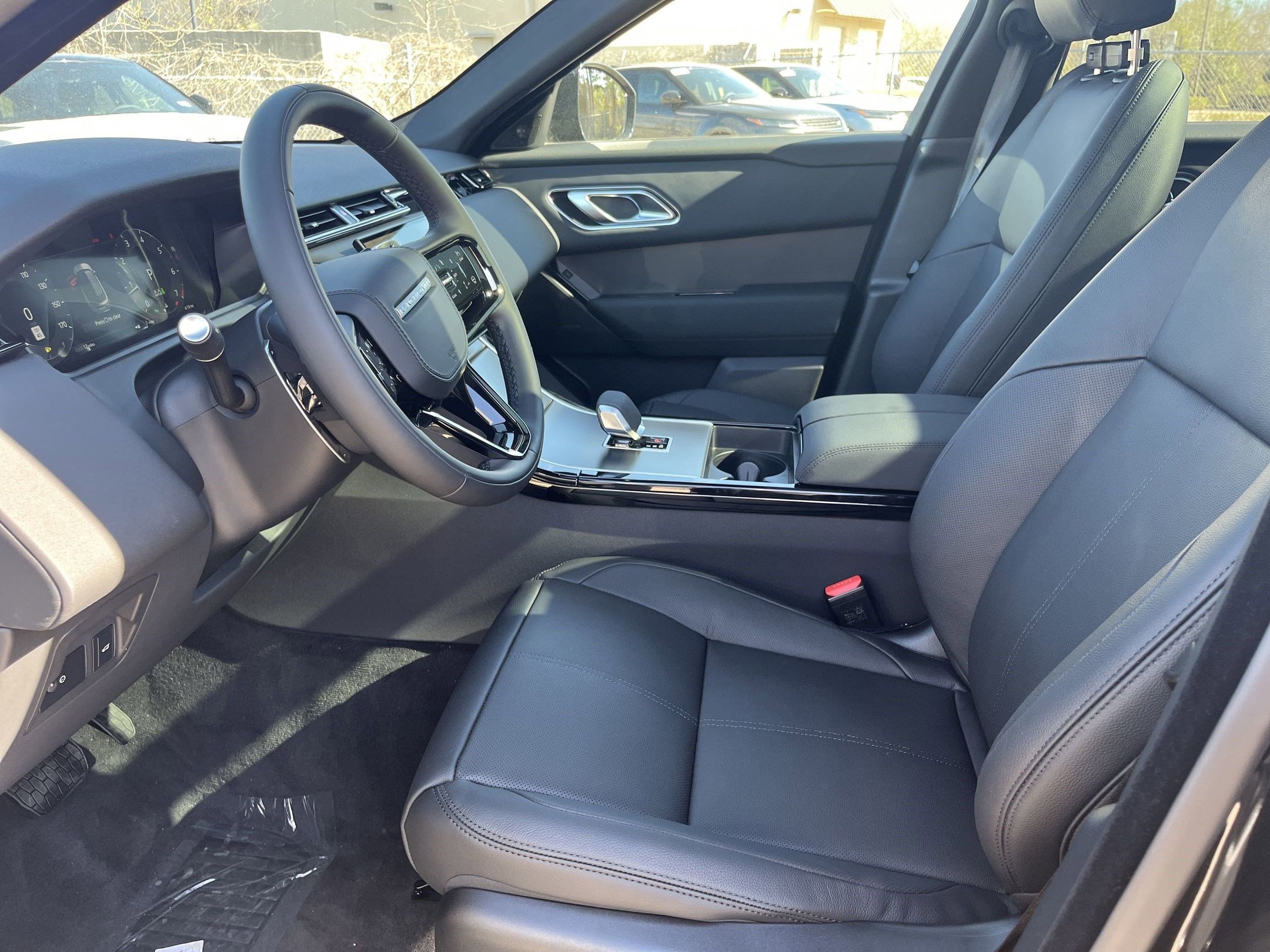 2026 Land Rover Range Rover Velar P250 S photo 2