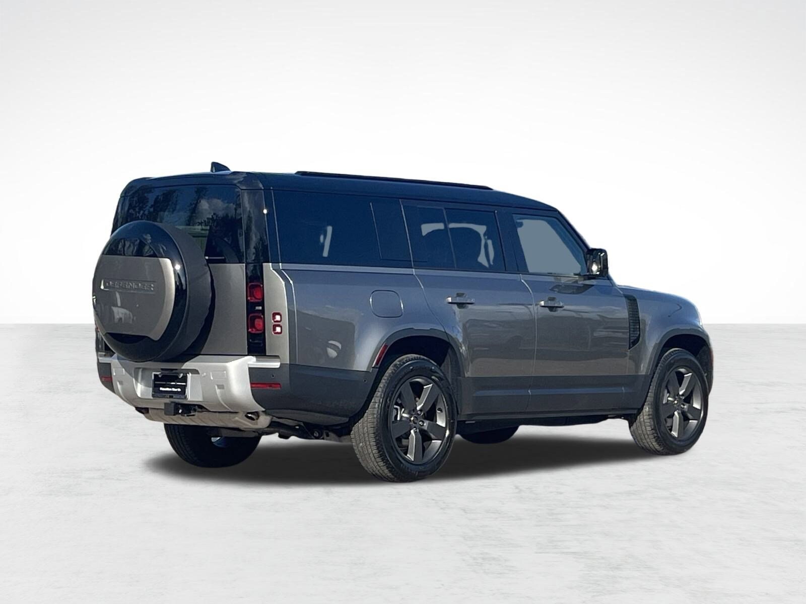 2025 Land Rover Defender 130 S photo 2