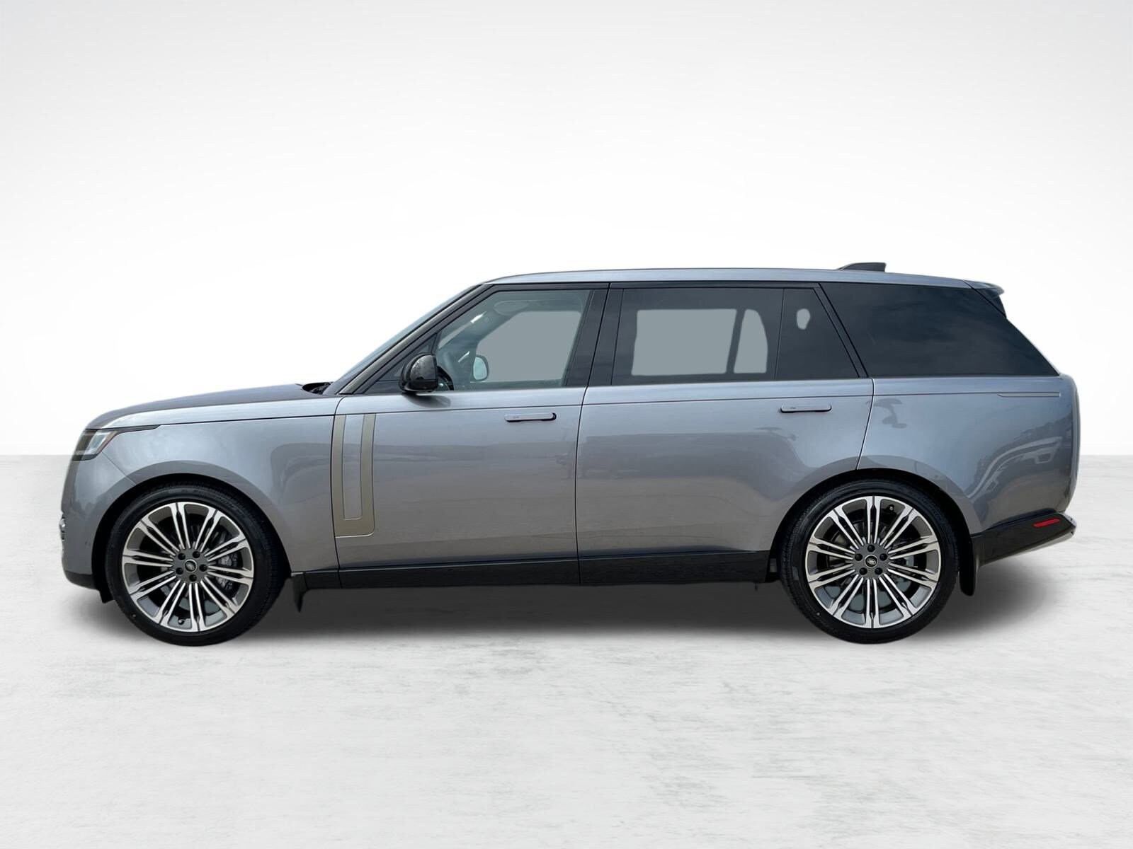 2025 Land Rover Range Rover SE photo 2