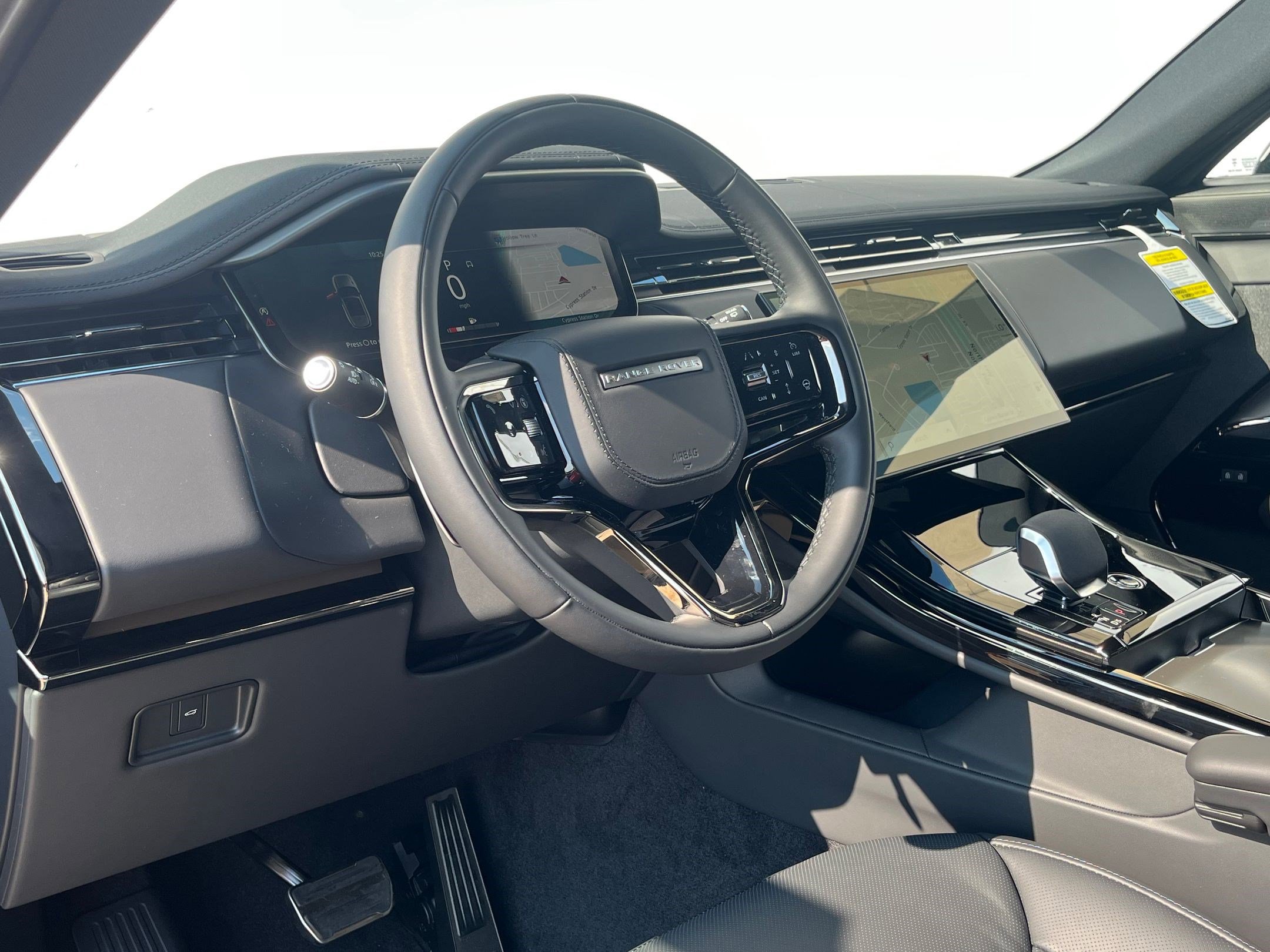 2025 Land Rover Range Rover Sport P530 Dynamic SE photo 3