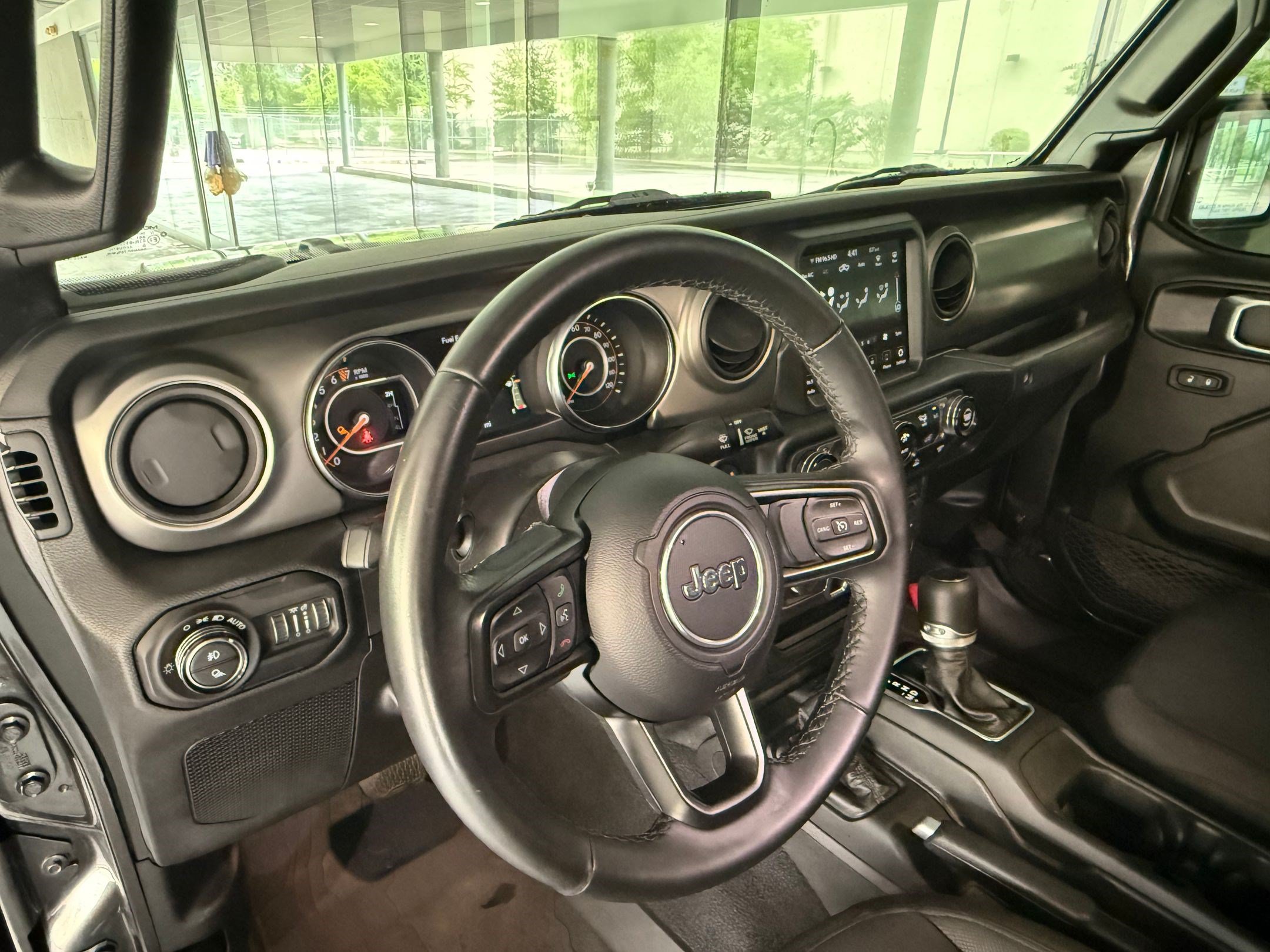 Gladiator Sport Truck Crew Cab