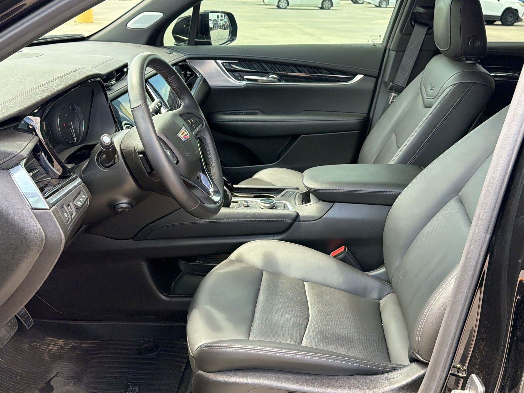 XT6 Premium Luxury SUV