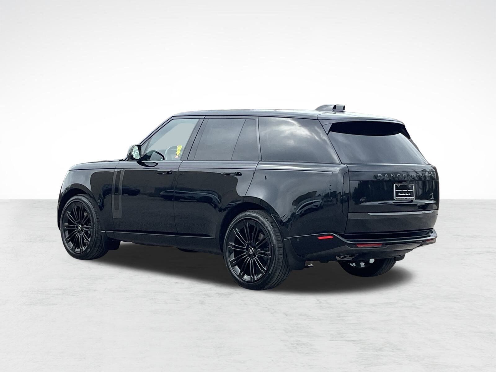 2025 Land Rover Range Rover SE photo 3