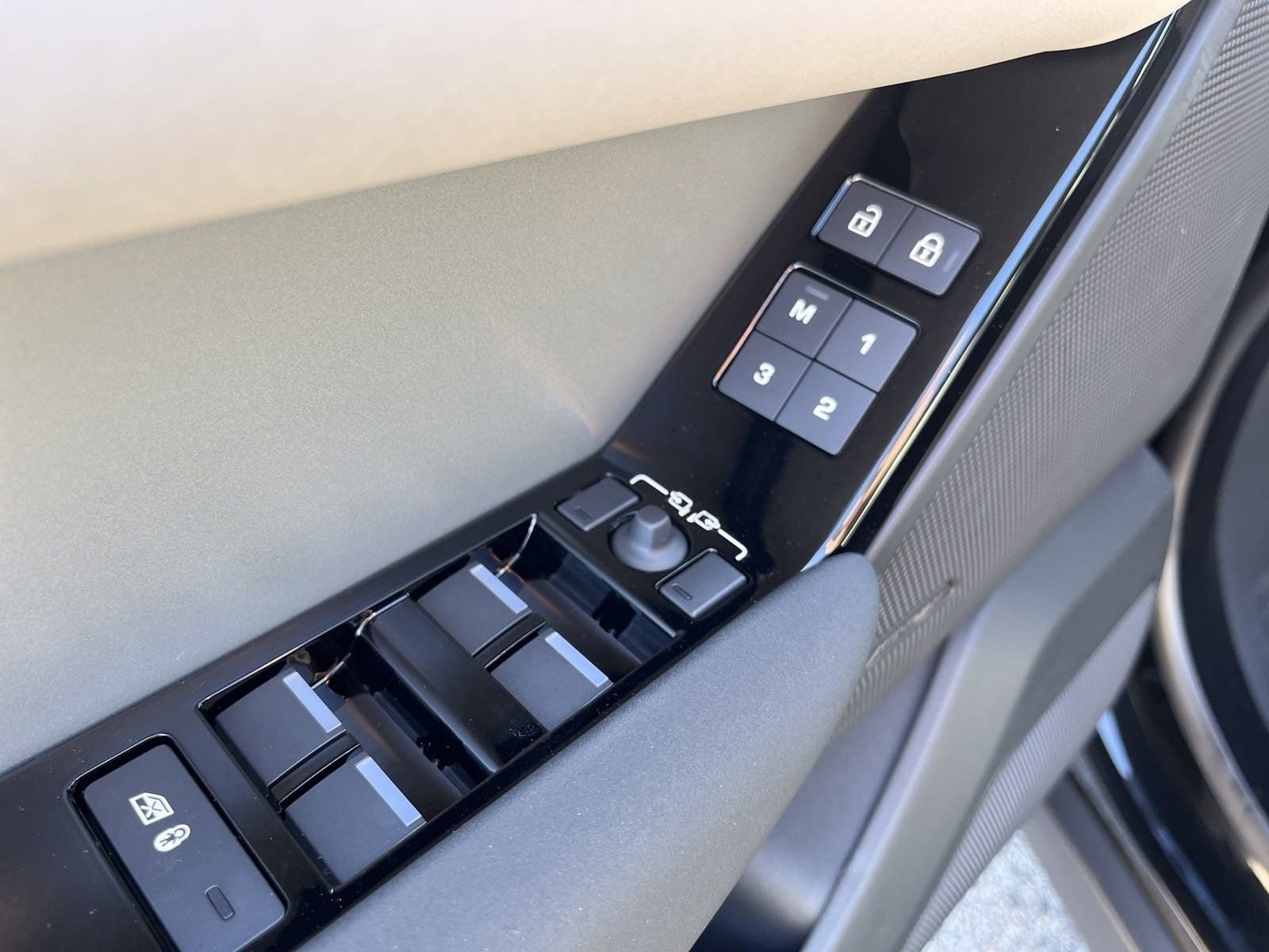 2025 Land Rover Range Rover Velar S - Photo 22