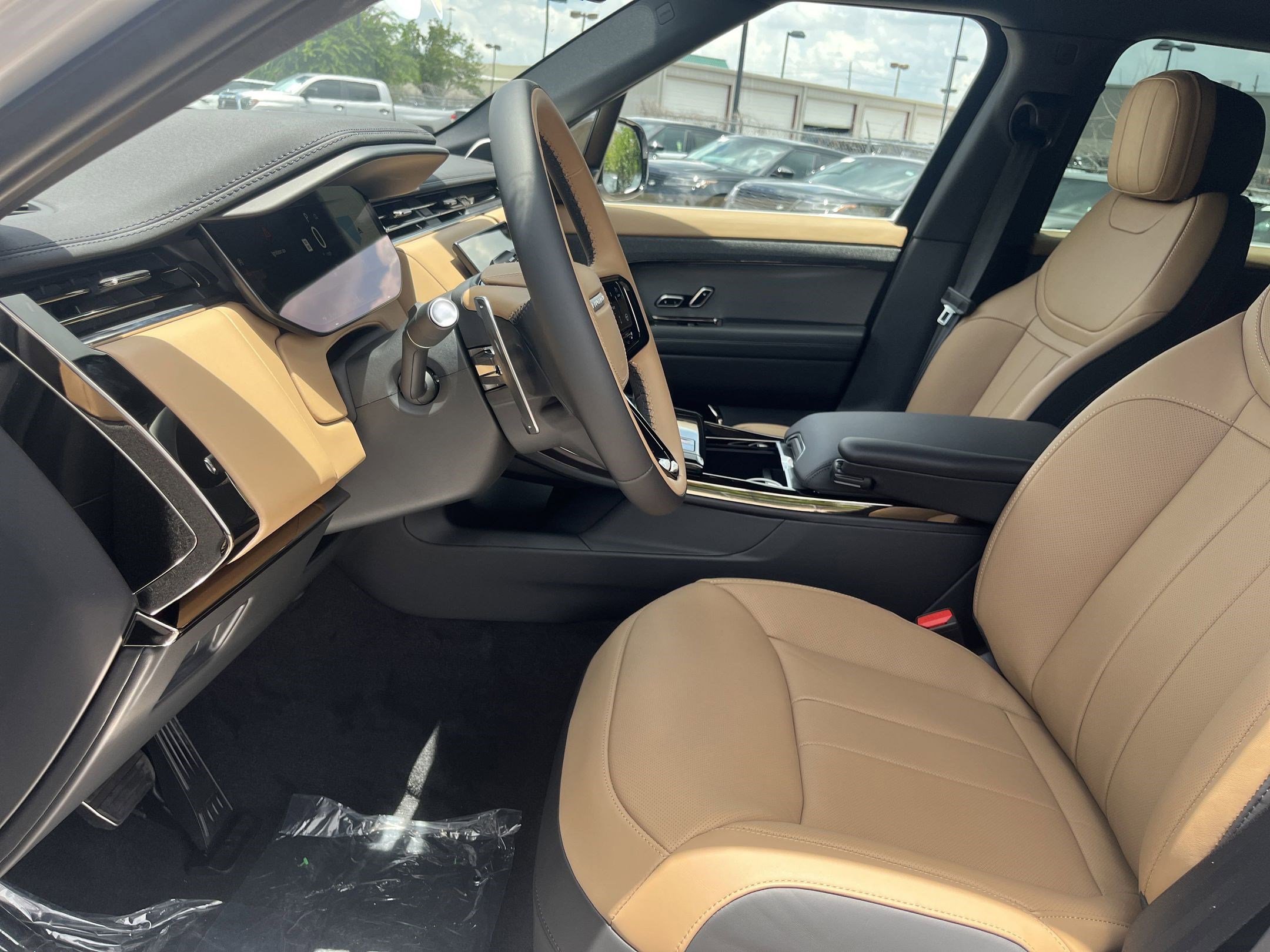 2025 Land Rover Range Rover Sport P530 Dynamic SE photo 4