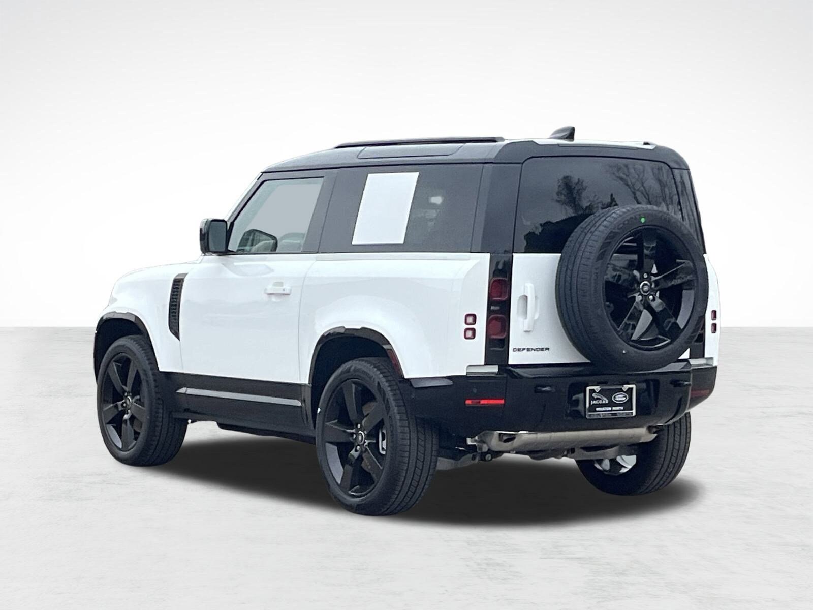 2025 Land Rover Defender 90 X-Dynamic SE photo 3