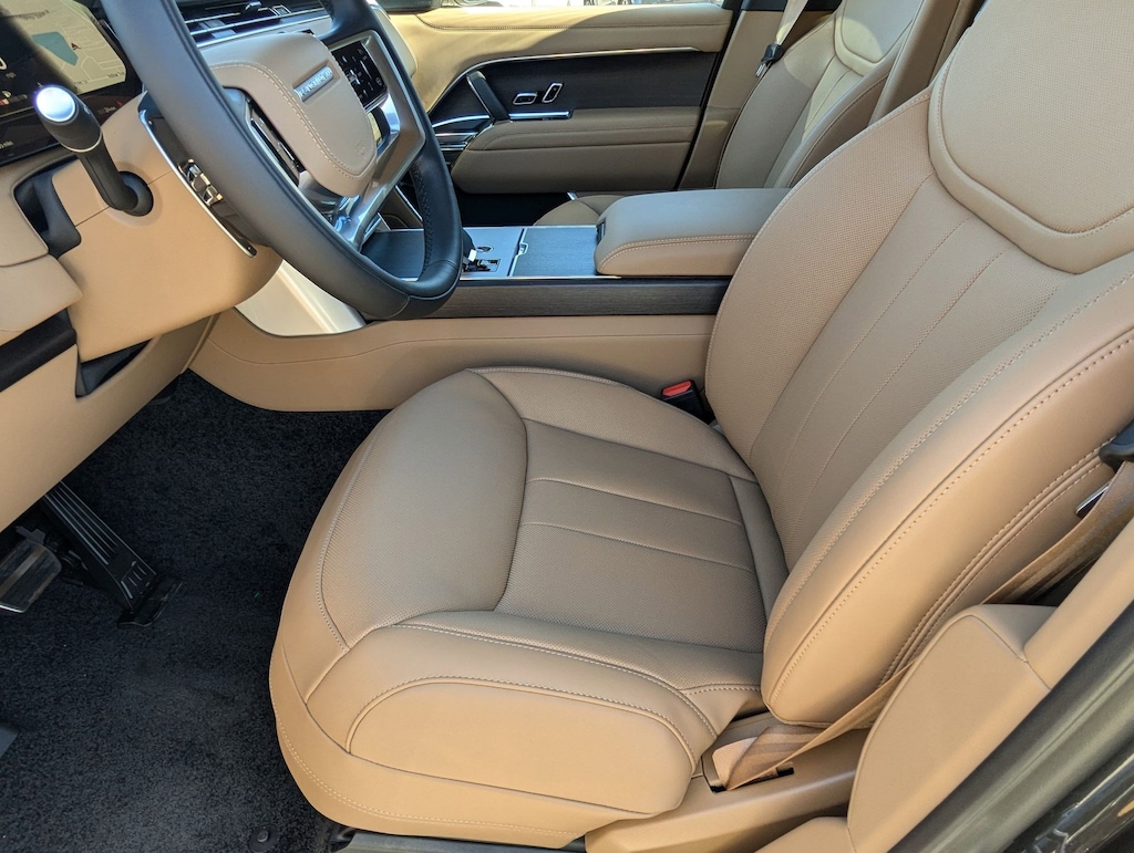 New 2026 Land Rover Range Rover P530 SE SUV