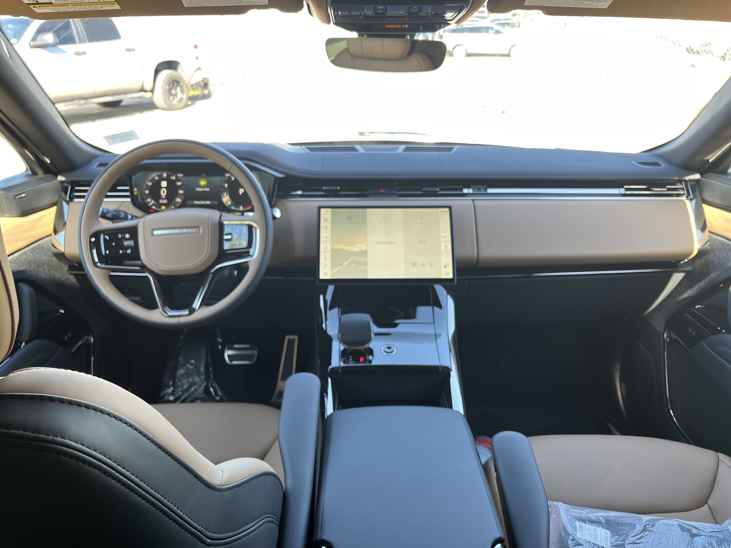 2025 Land Rover Range Rover Sport P530 Dynamic SE photo 3