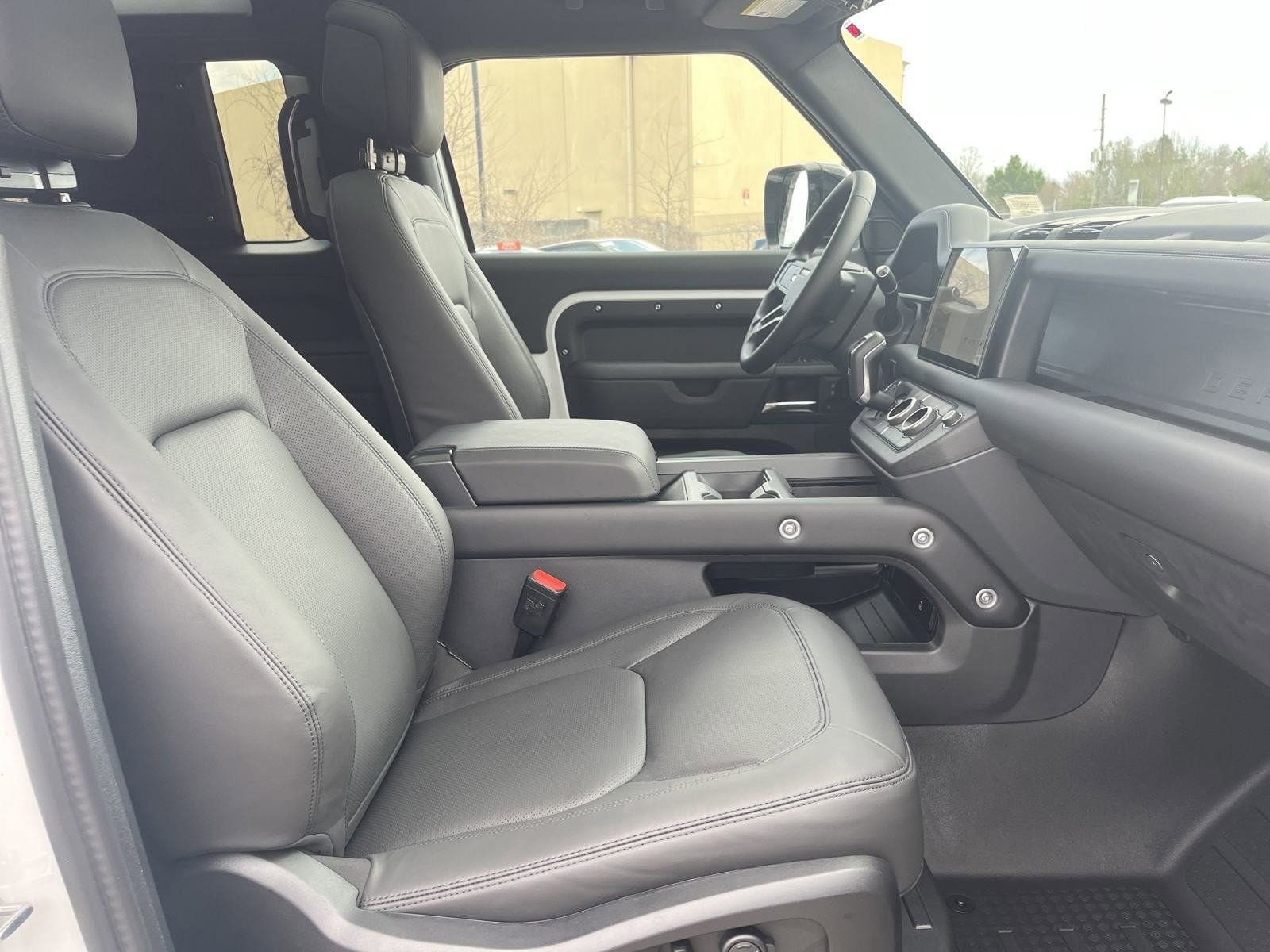 2025 Land Rover Defender X-Dynamic SE - Photo 20