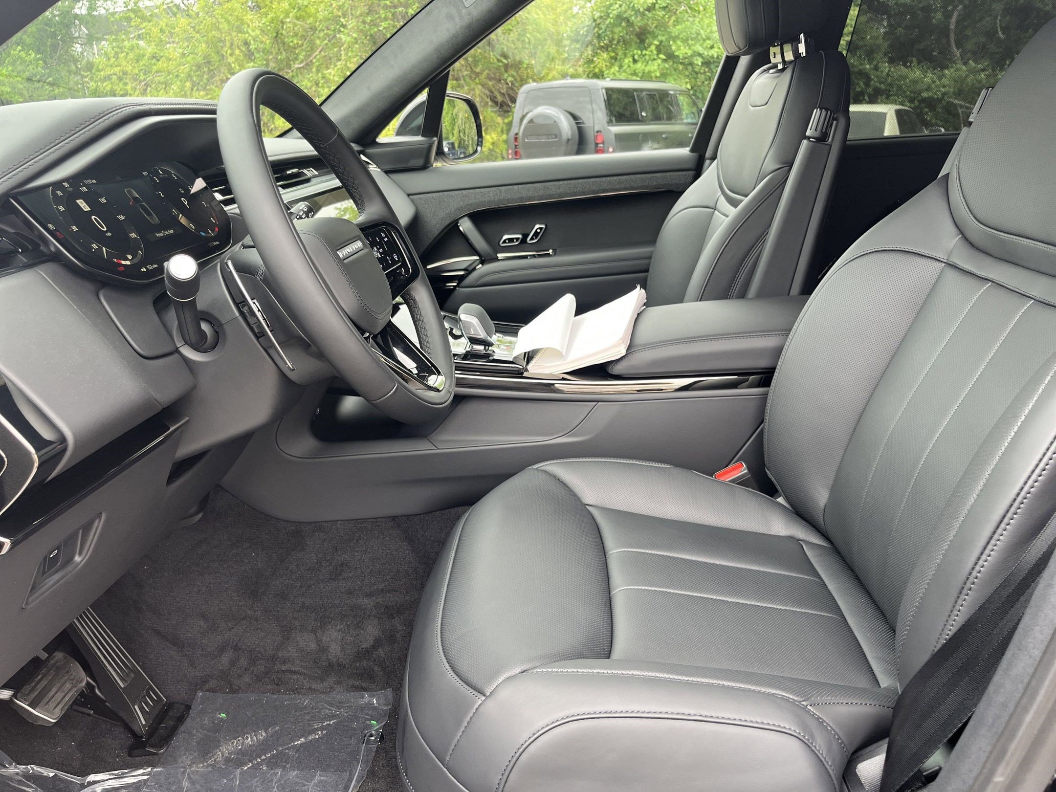 2025 Land Rover Range Rover Sport P530 Autobiography photo 3