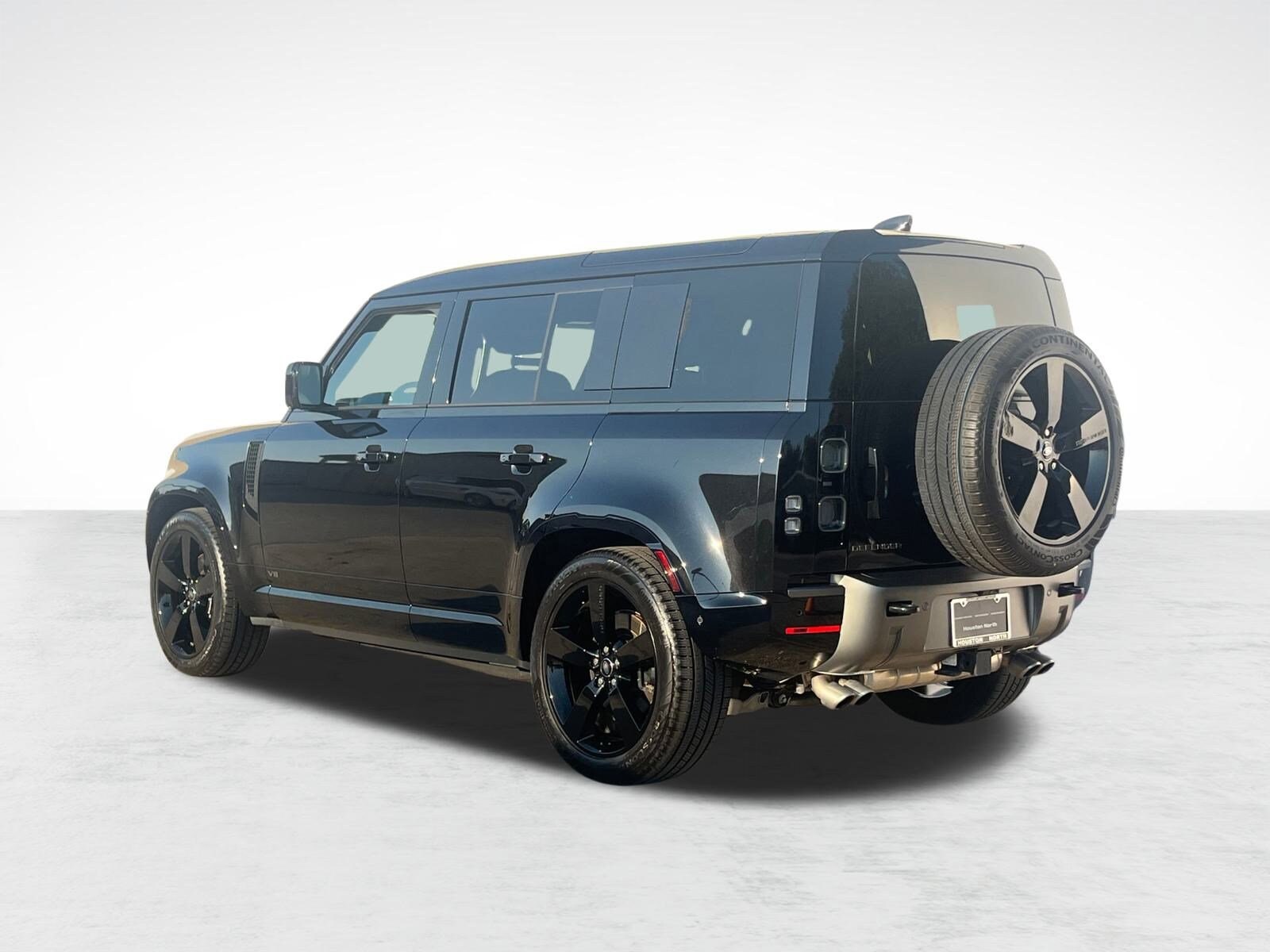 2025 Land Rover Defender 110 V8 photo 3