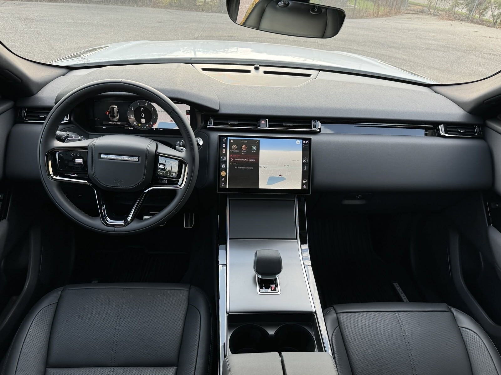 2025 Land Rover Discovery Sport Dynamic SE photo 4