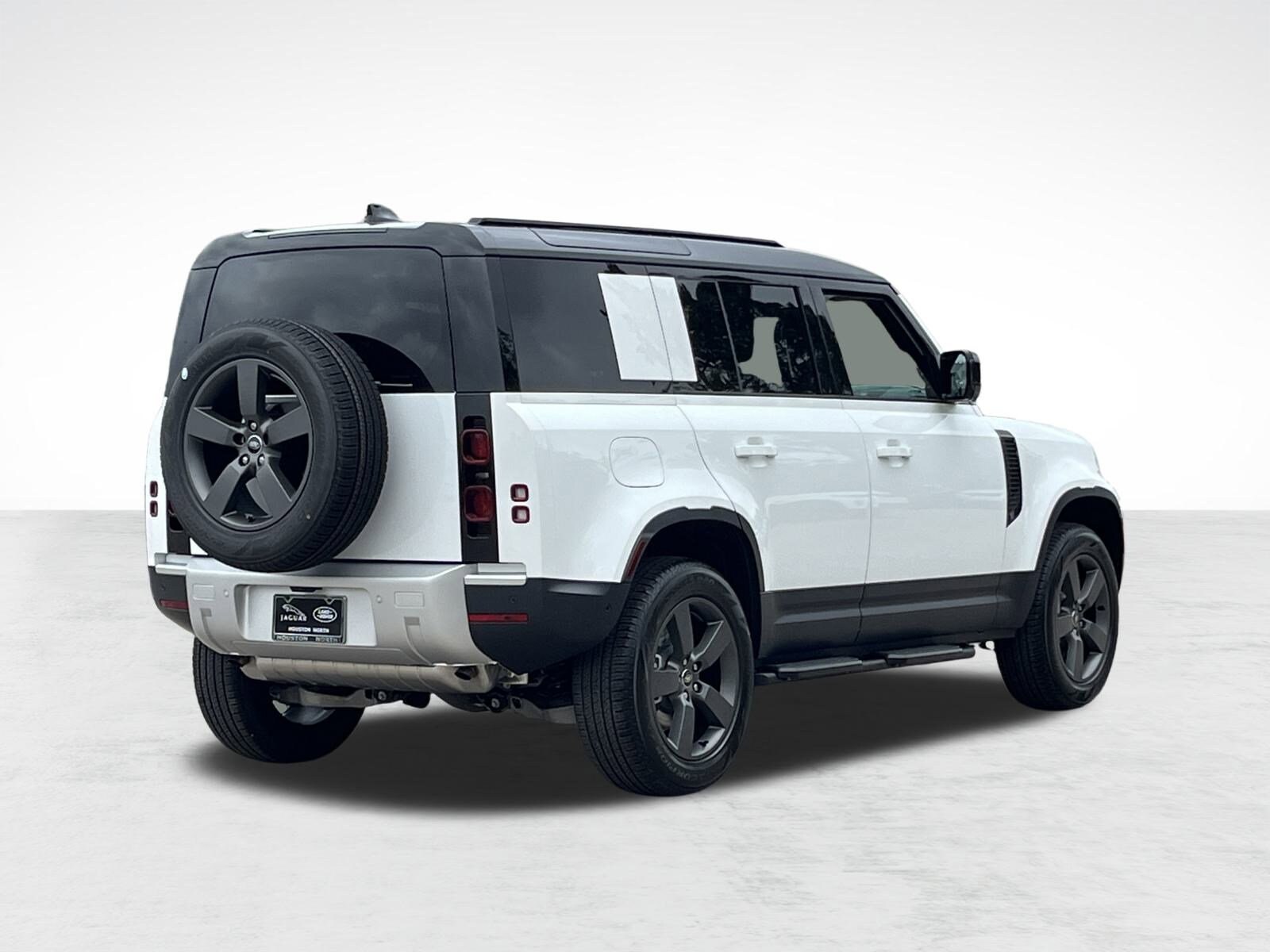 2025 Land Rover Defender 110 S photo 2