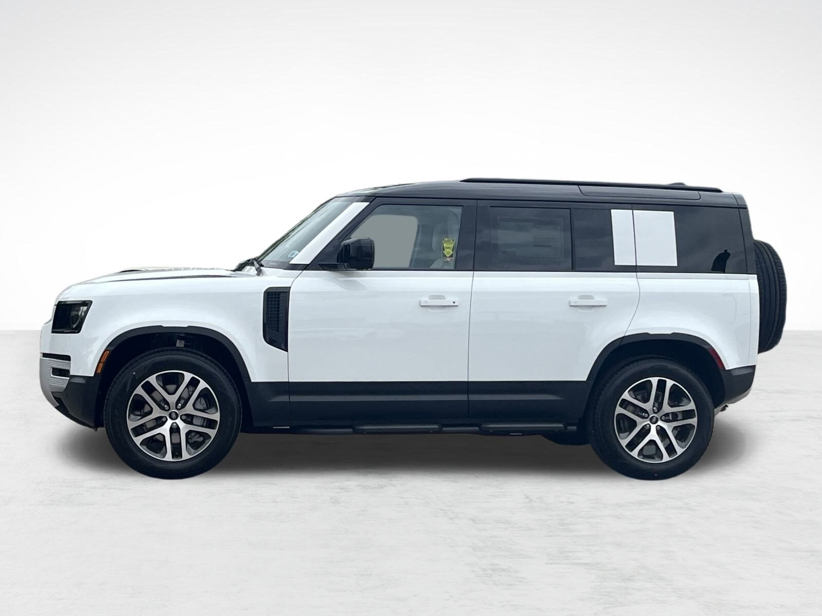 2025 Land Rover Defender 110 S photo 2