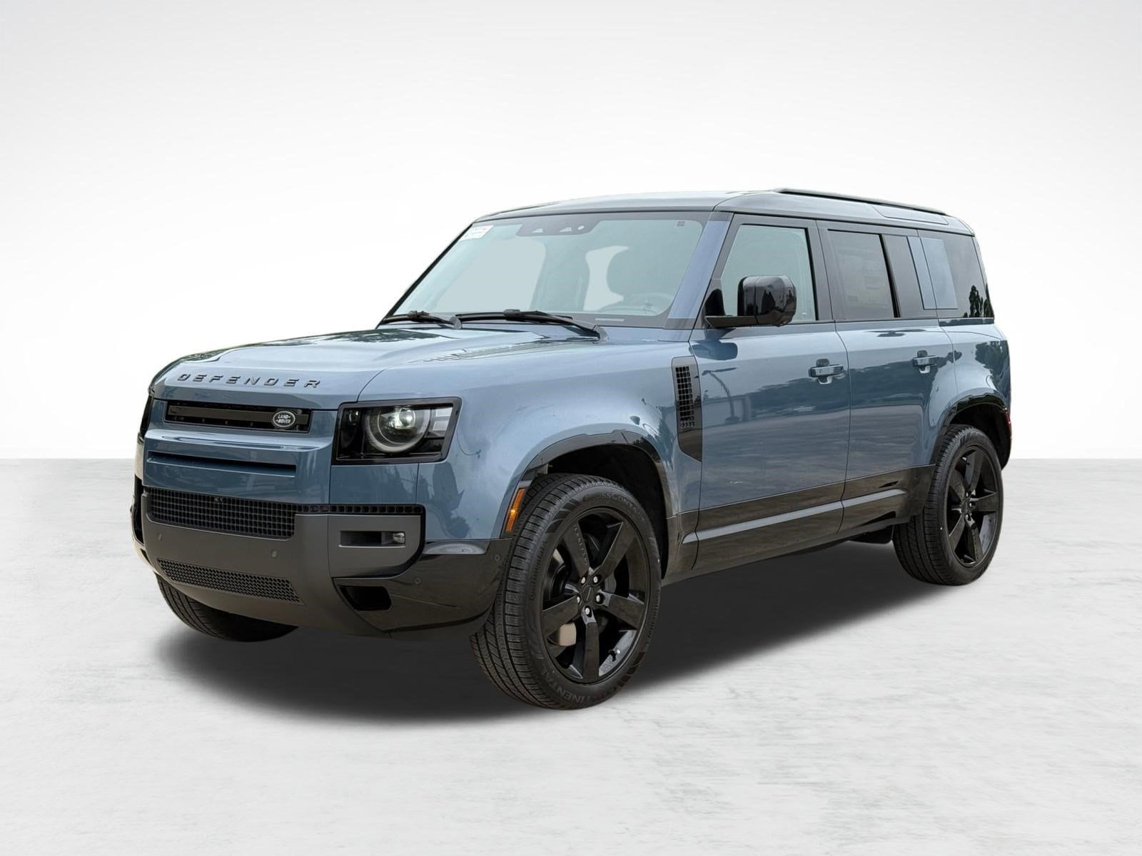2026 Land Rover Defender 110 X-Dynamic SE P400's photo