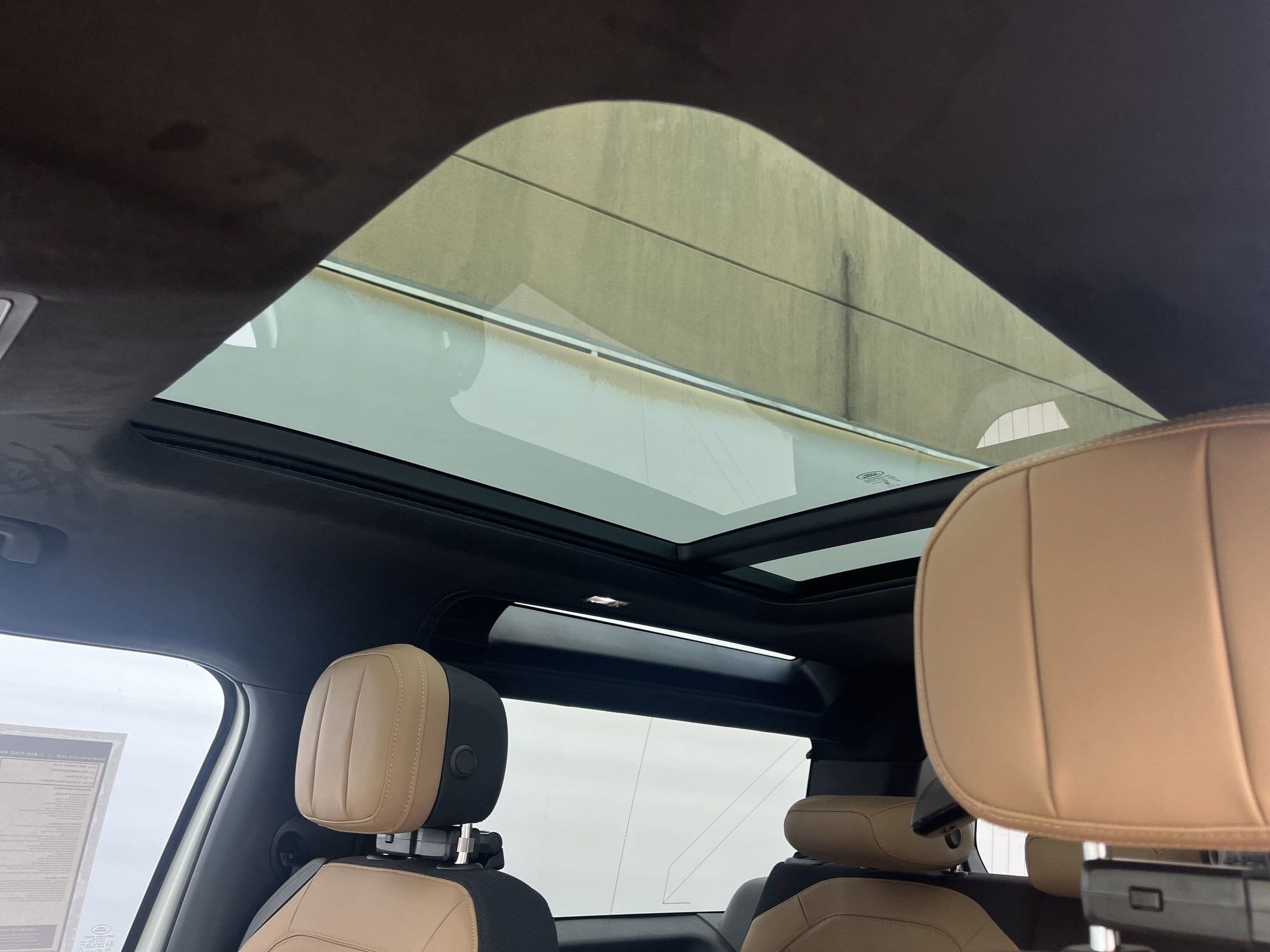 2025 Land Rover Defender V8 - Photo 12
