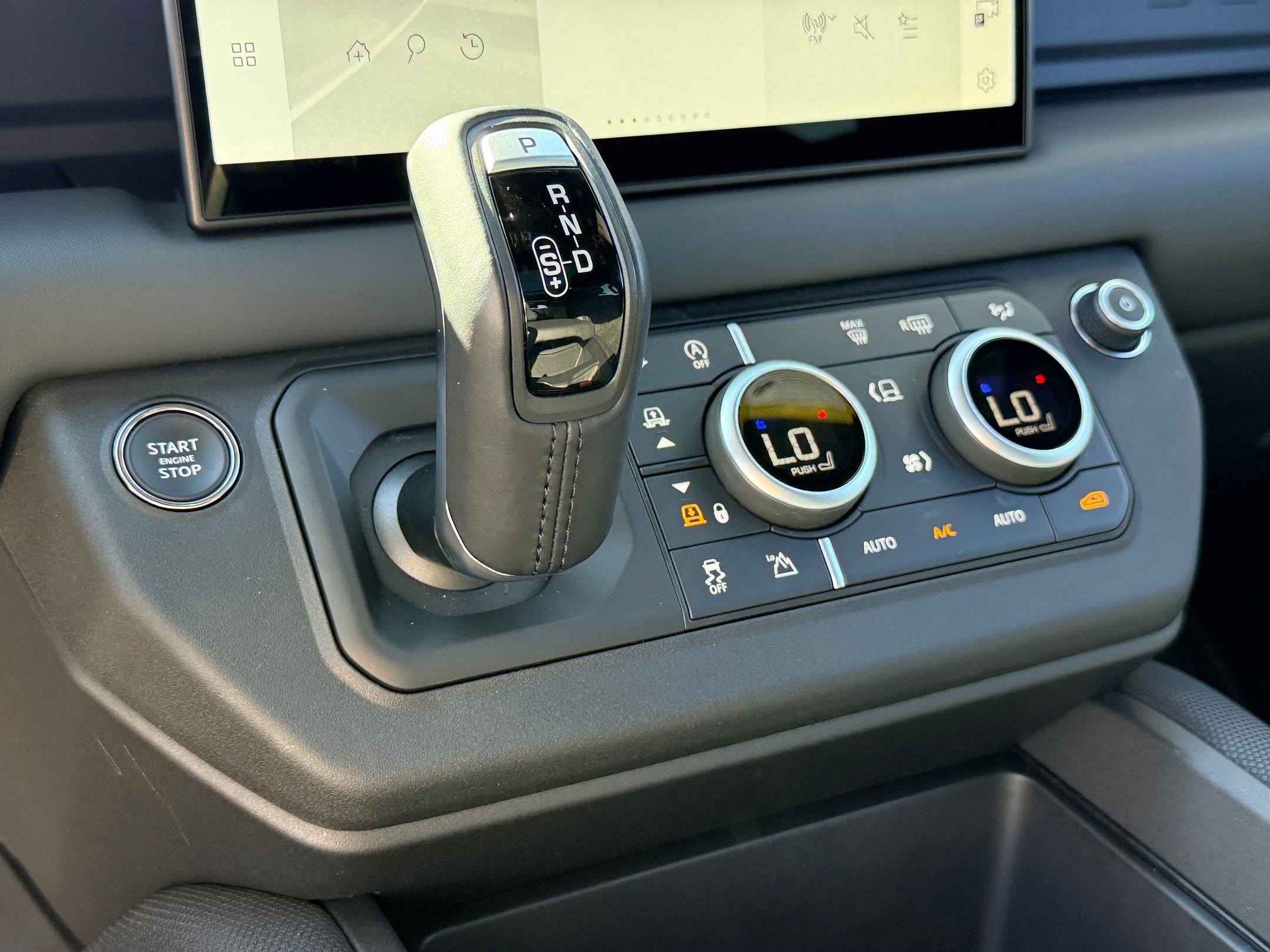 2025 Land Rover Defender Outbound - Photo 17