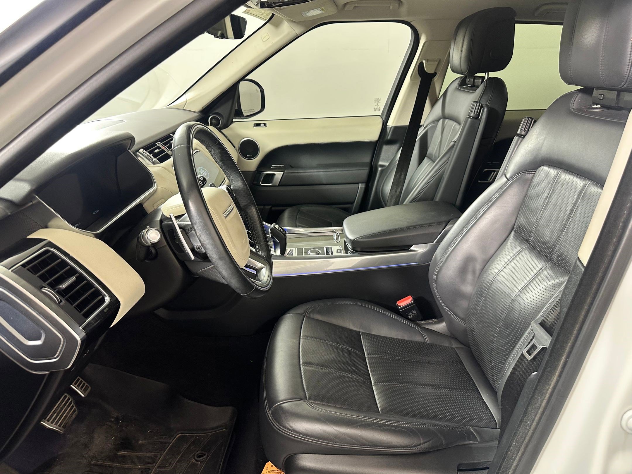 2022 Land Rover Range Rover Sport HSE Silver Edition photo 4