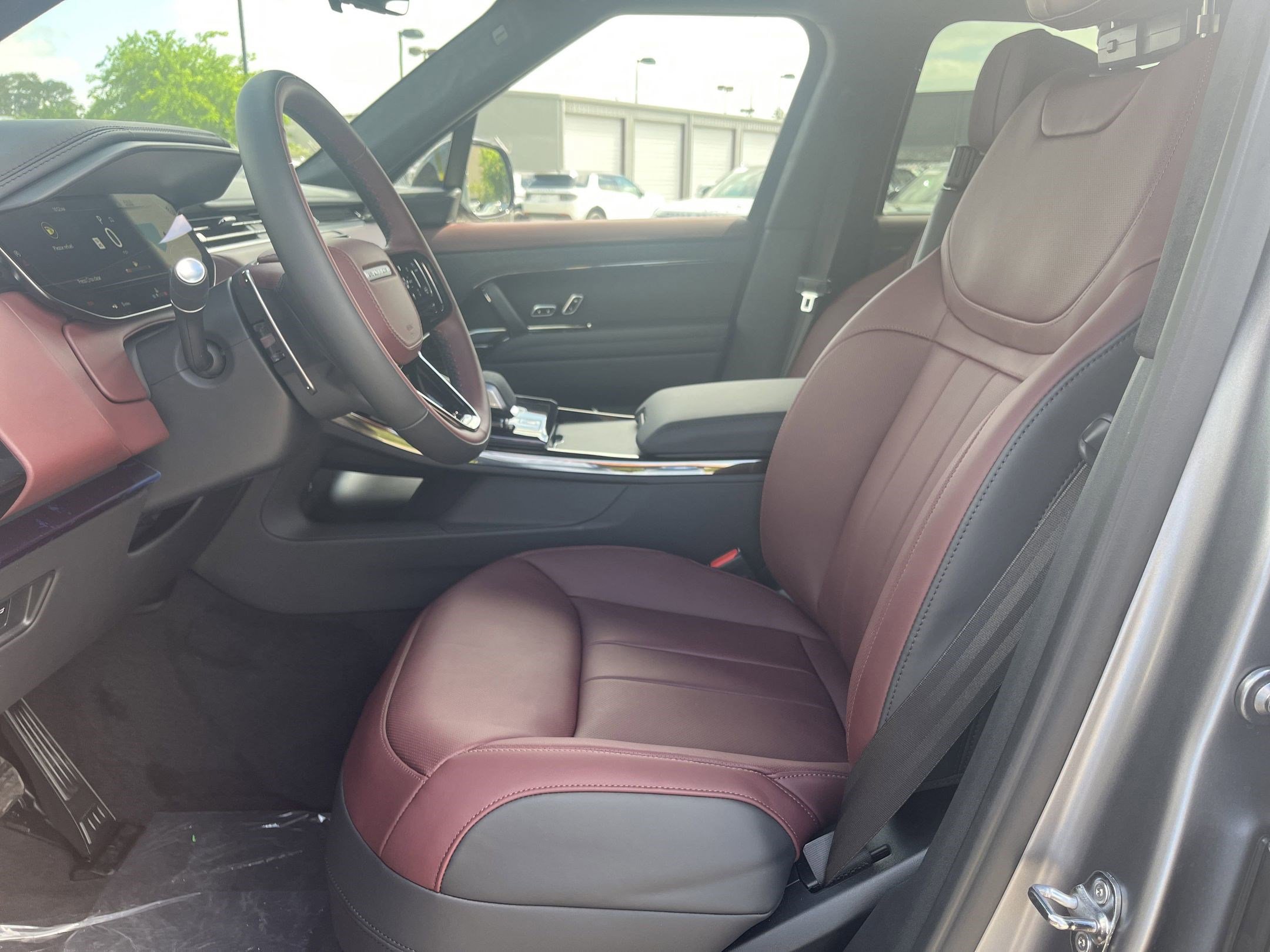 2025 Land Rover Range Rover Sport P530 Autobiography photo 3