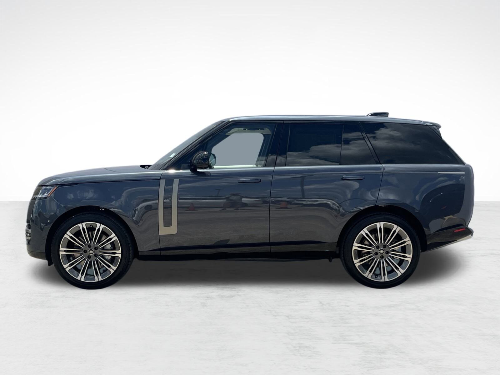 2025 Land Rover Range Rover SE photo 2