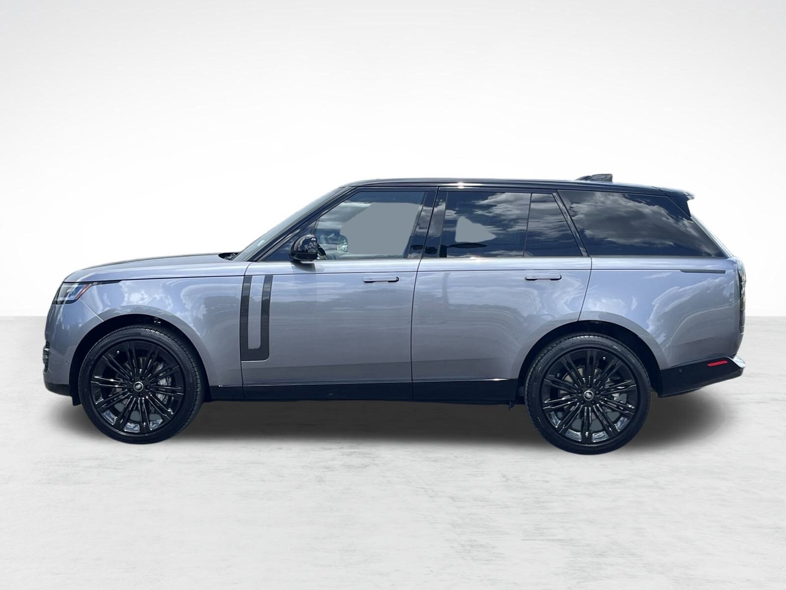 2025 Land Rover Range Rover SE photo 2