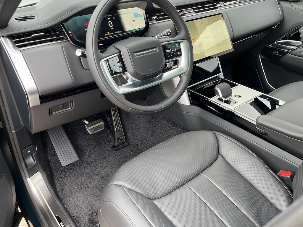 New 2025 Land Rover Range Rover P400 SE 7 Seat SUV